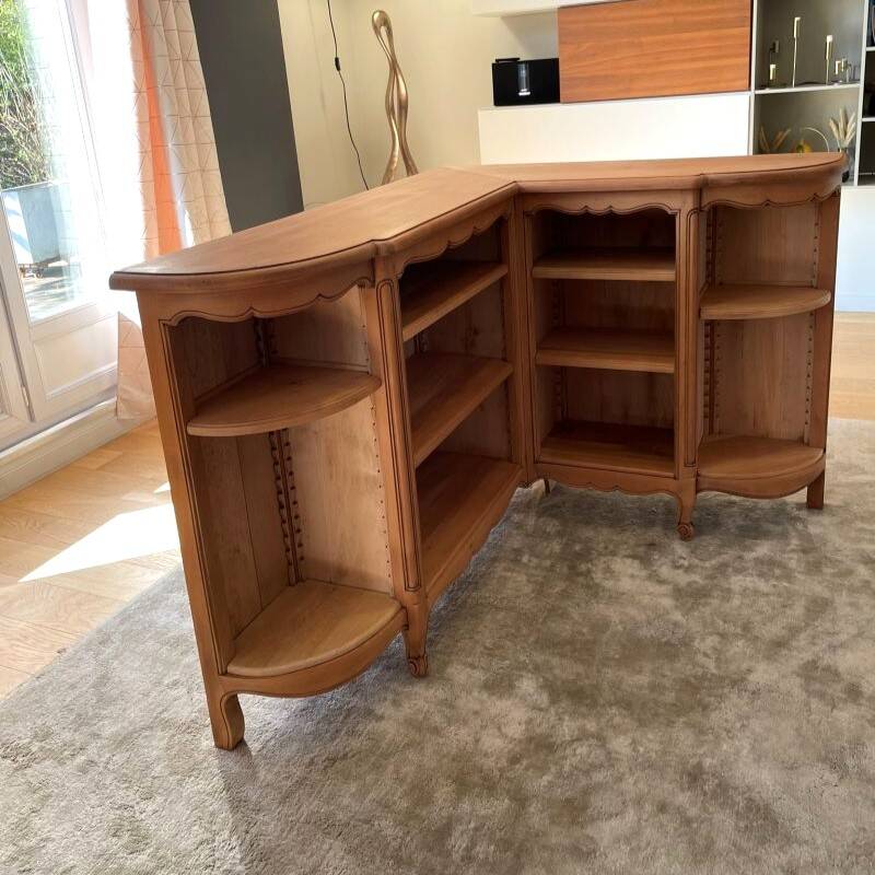 Vintage wooden corner shelf – chic country style