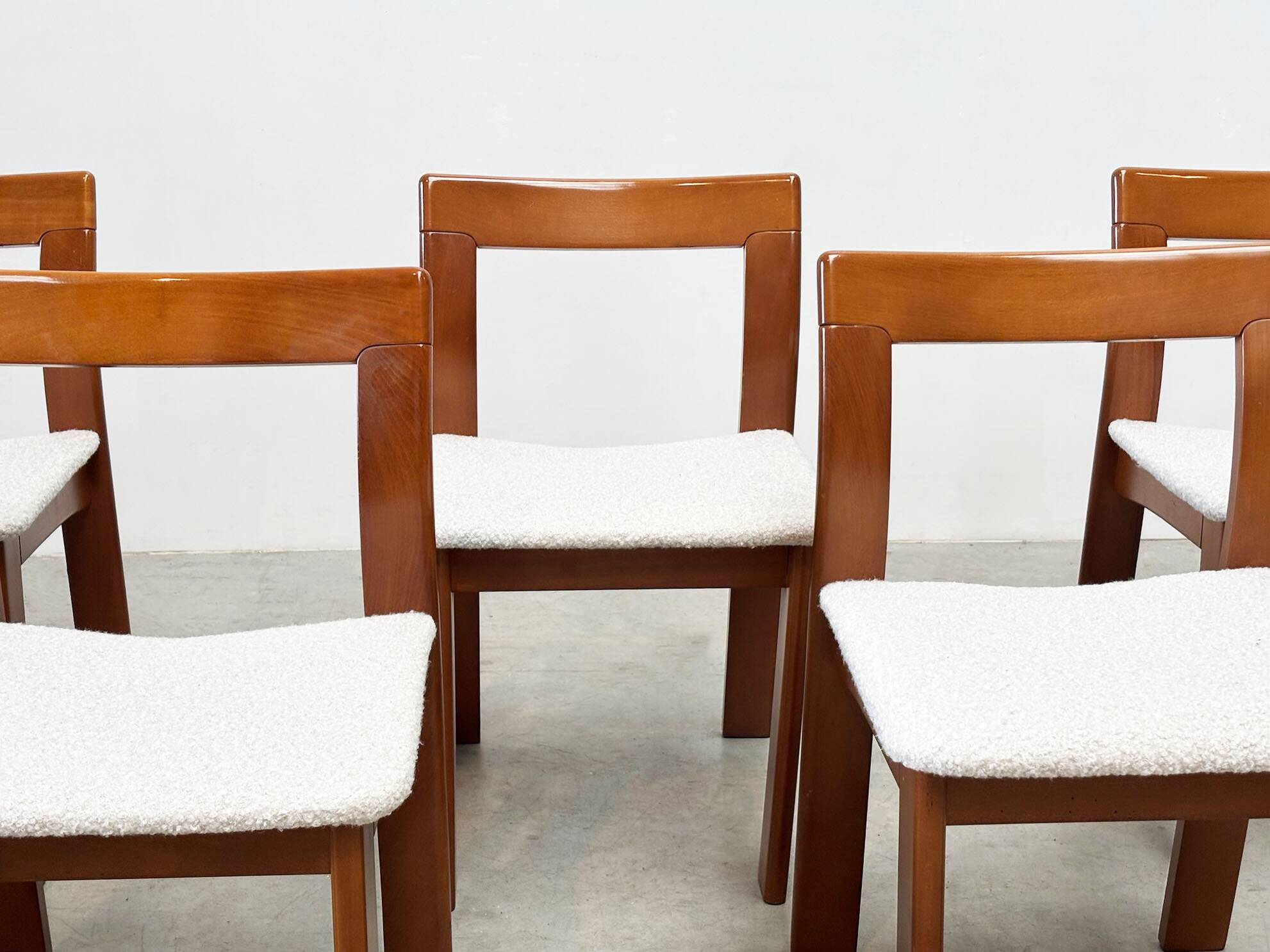 Set of six sculptural Italian dining chairs by Mobil Girgi