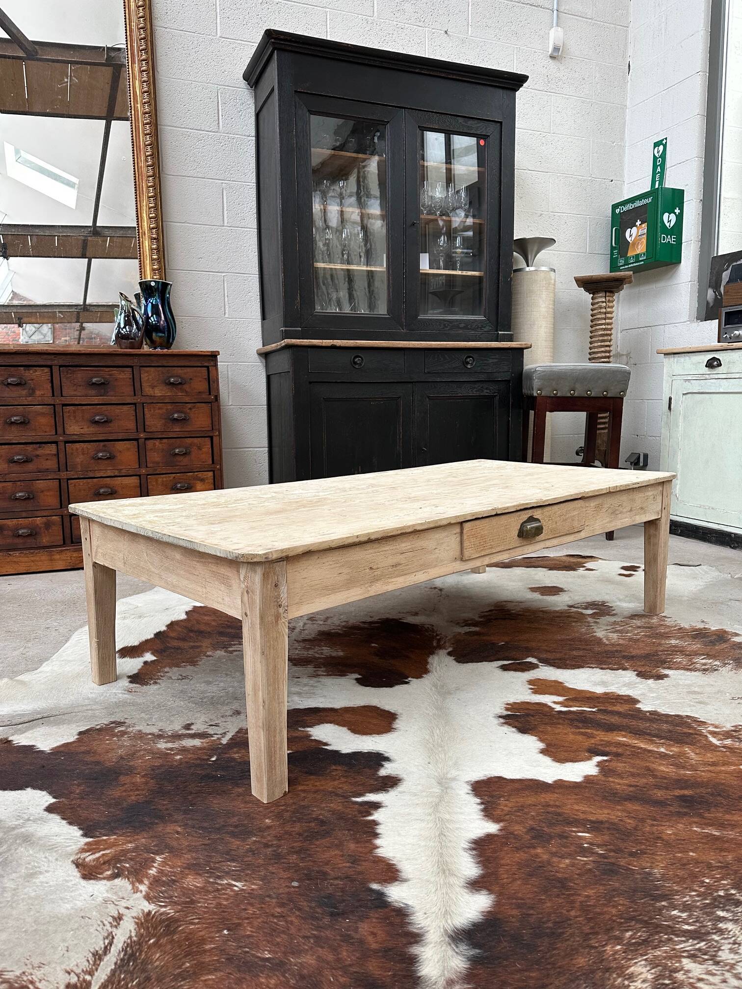 Coffee table with two drawers