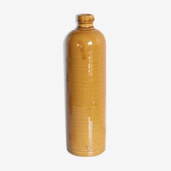 Enamelled stoneware bottle