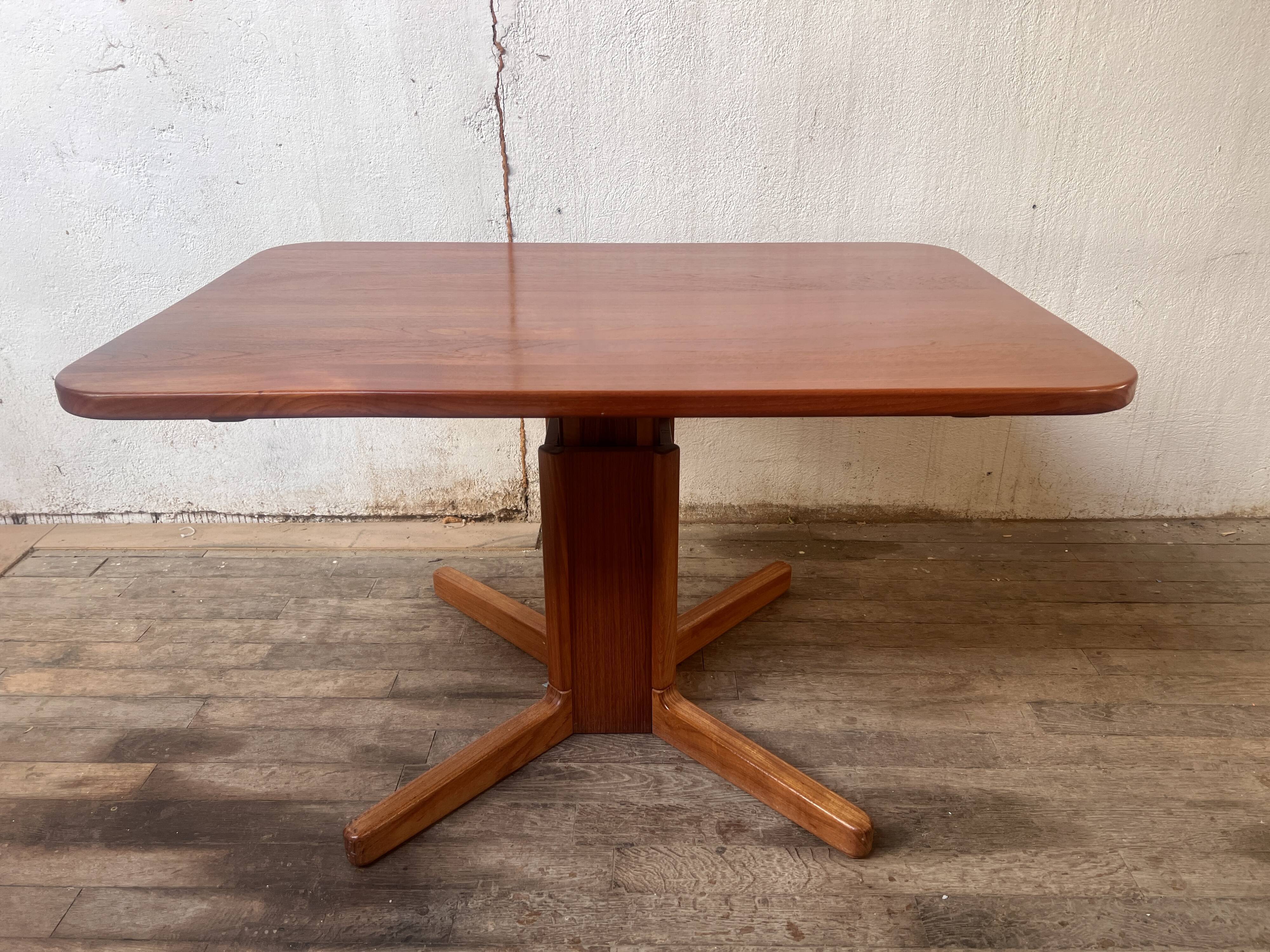 Coffee table raised in Scandinavian teak 1960