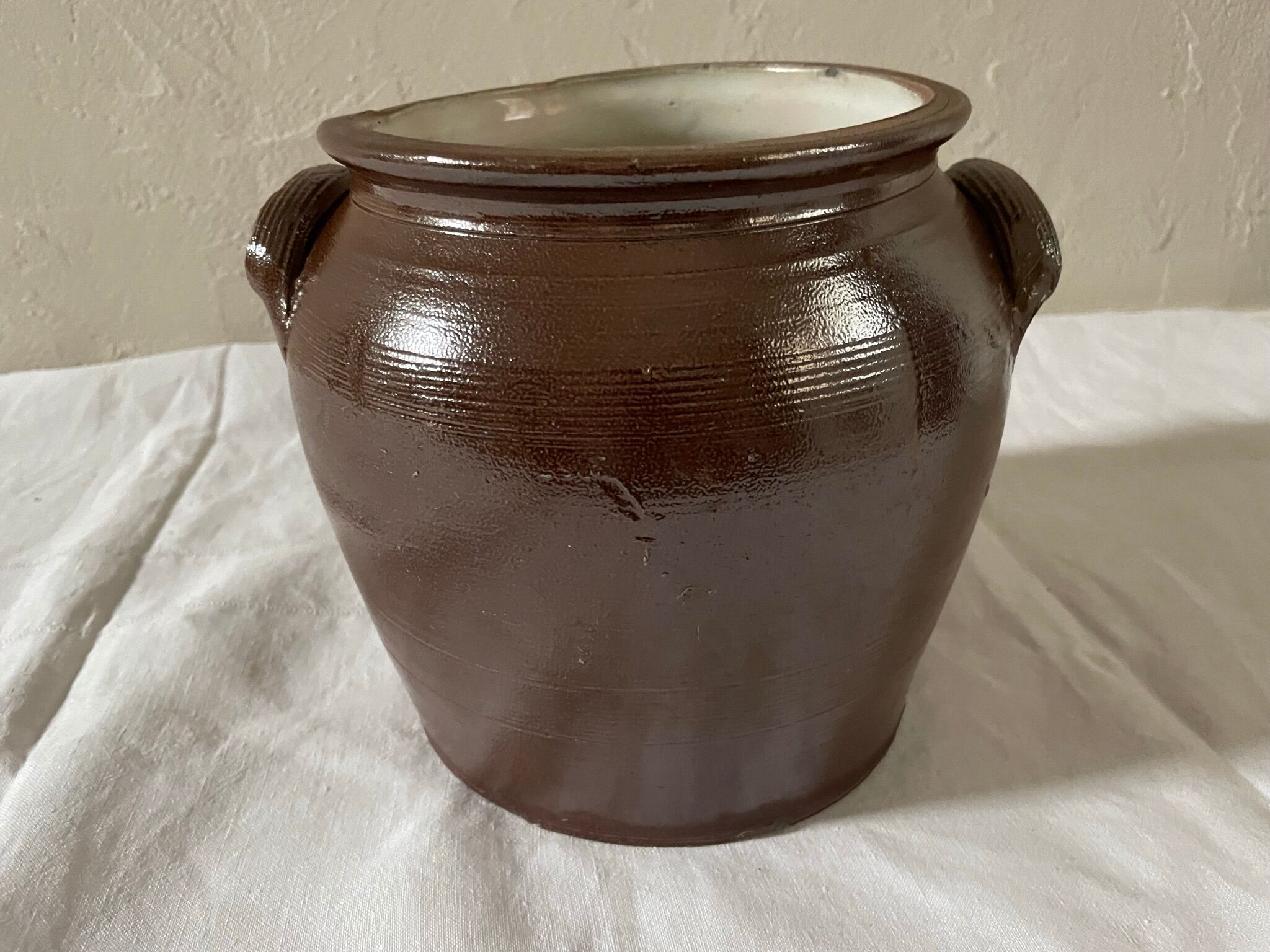 Stoneware pot