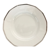 Assiettes creuses et soupière en porcelaine