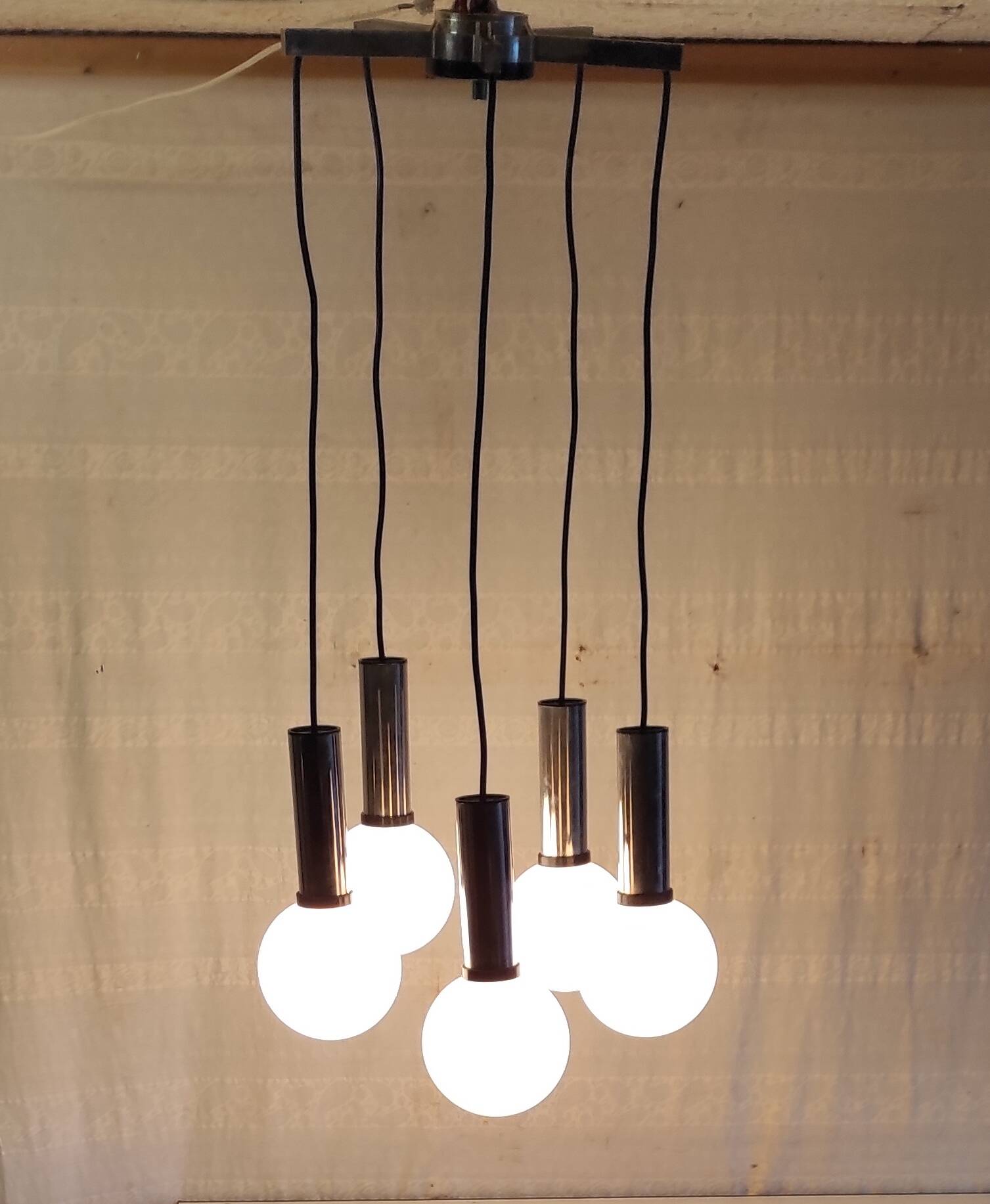 Cascade suspension with 5 chrome metal lights and opaline globes - 1970s
