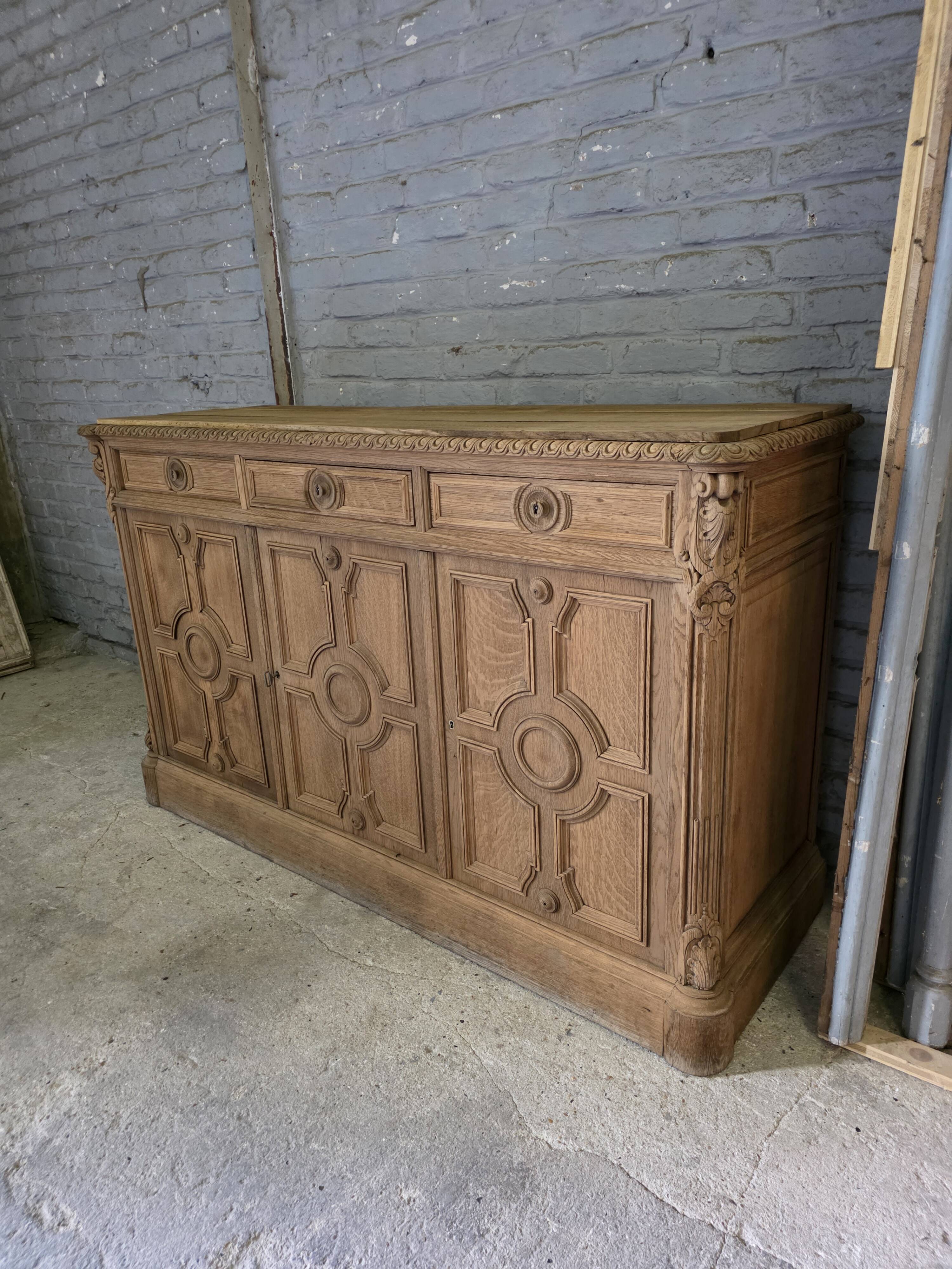 Buffet bas en chêne du XIXème