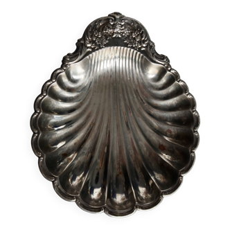 Large vintage shell-shaped platter in shiny silver-plated metal.