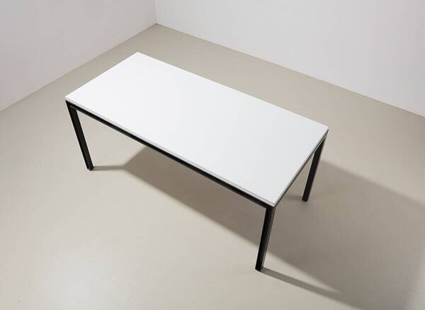 Table à manger minimaliste modèle C9 par Janni van Pelt pour My Home 1950