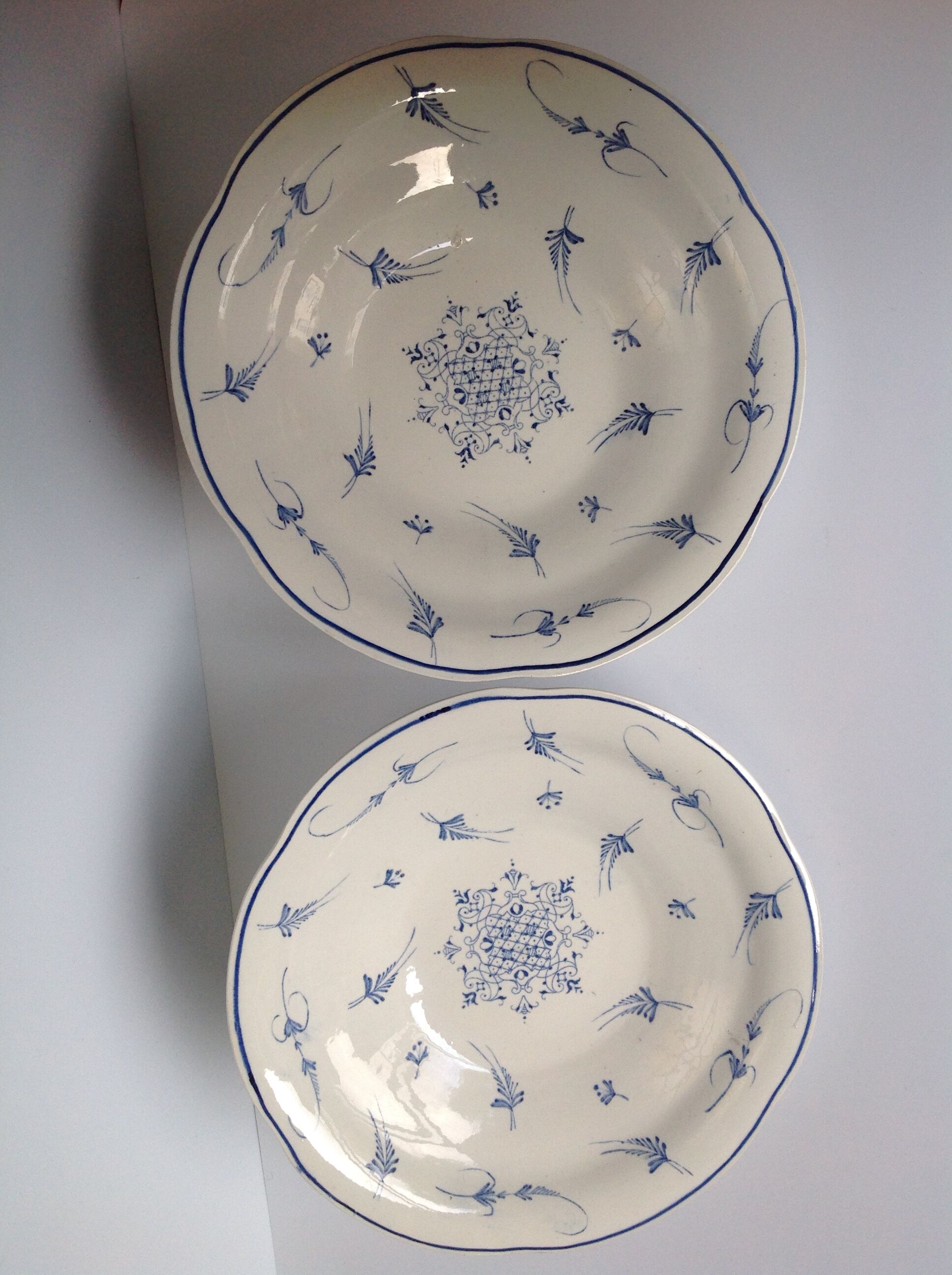 Lot of 2 old Gien presentation plates