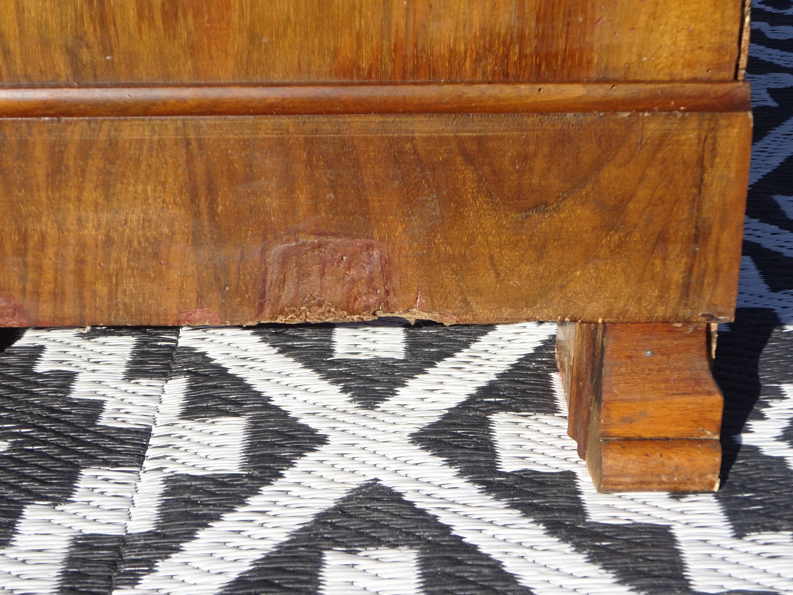 Commode coiffeuse, système en chemin de fer