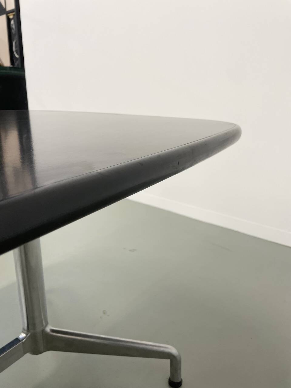 Giancarlo Piretti conference table