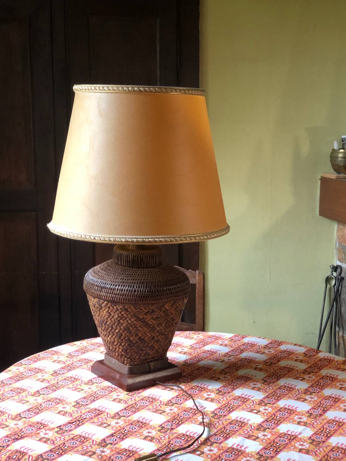 Burmese lamp