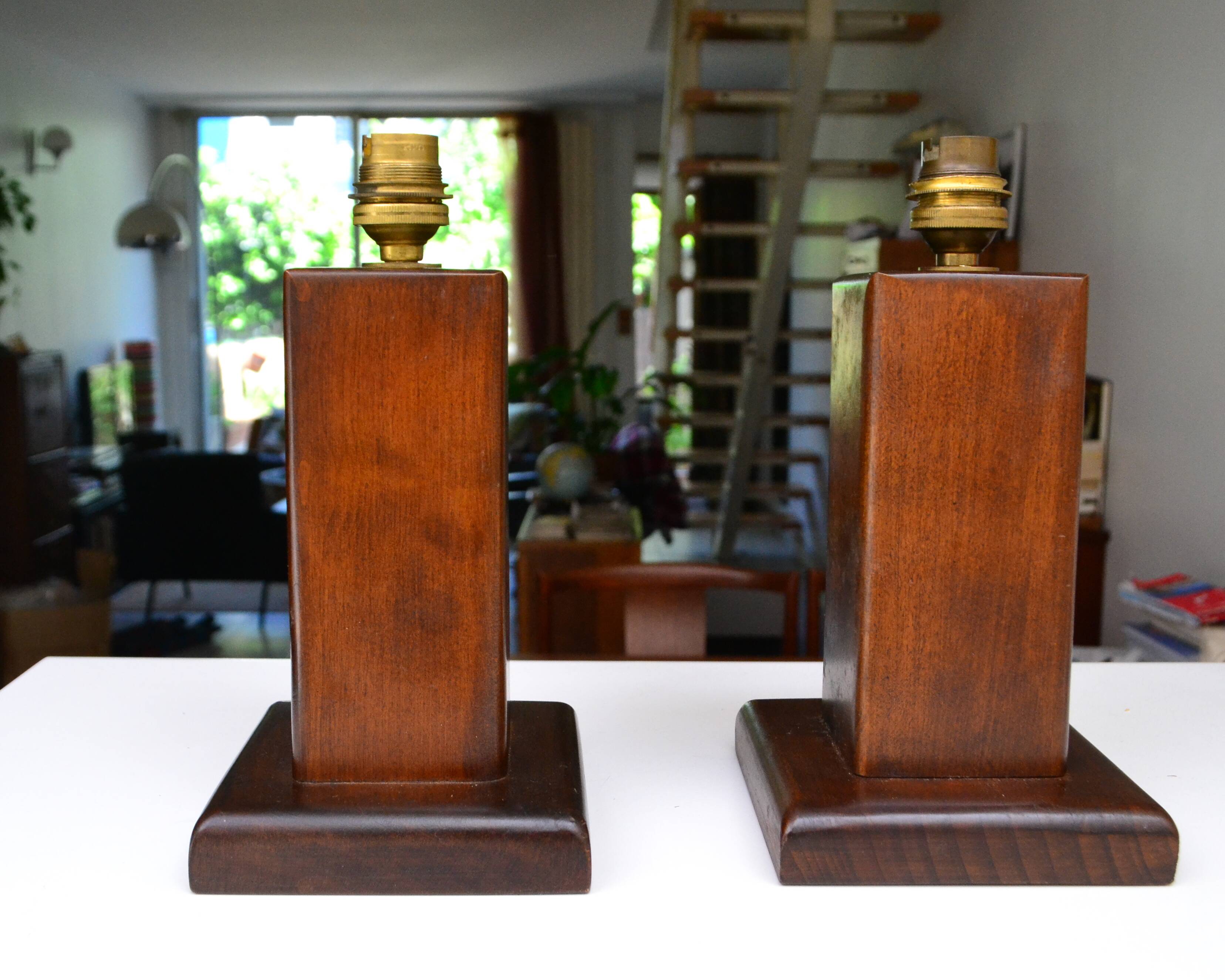 Pair of Art Deco lamps in solid mahogany