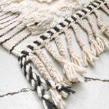 Moroccan Berber carpet beni ouarain unbleached plain with engraved pattern 300x216cm