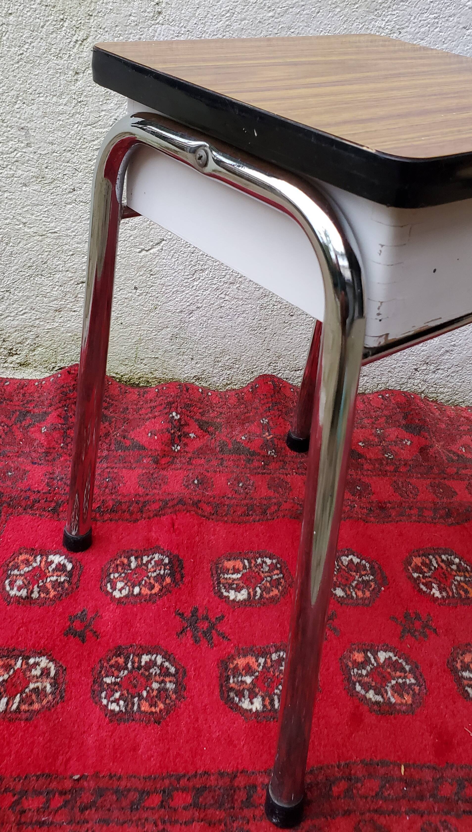 Tabouret à caisson en formica 60