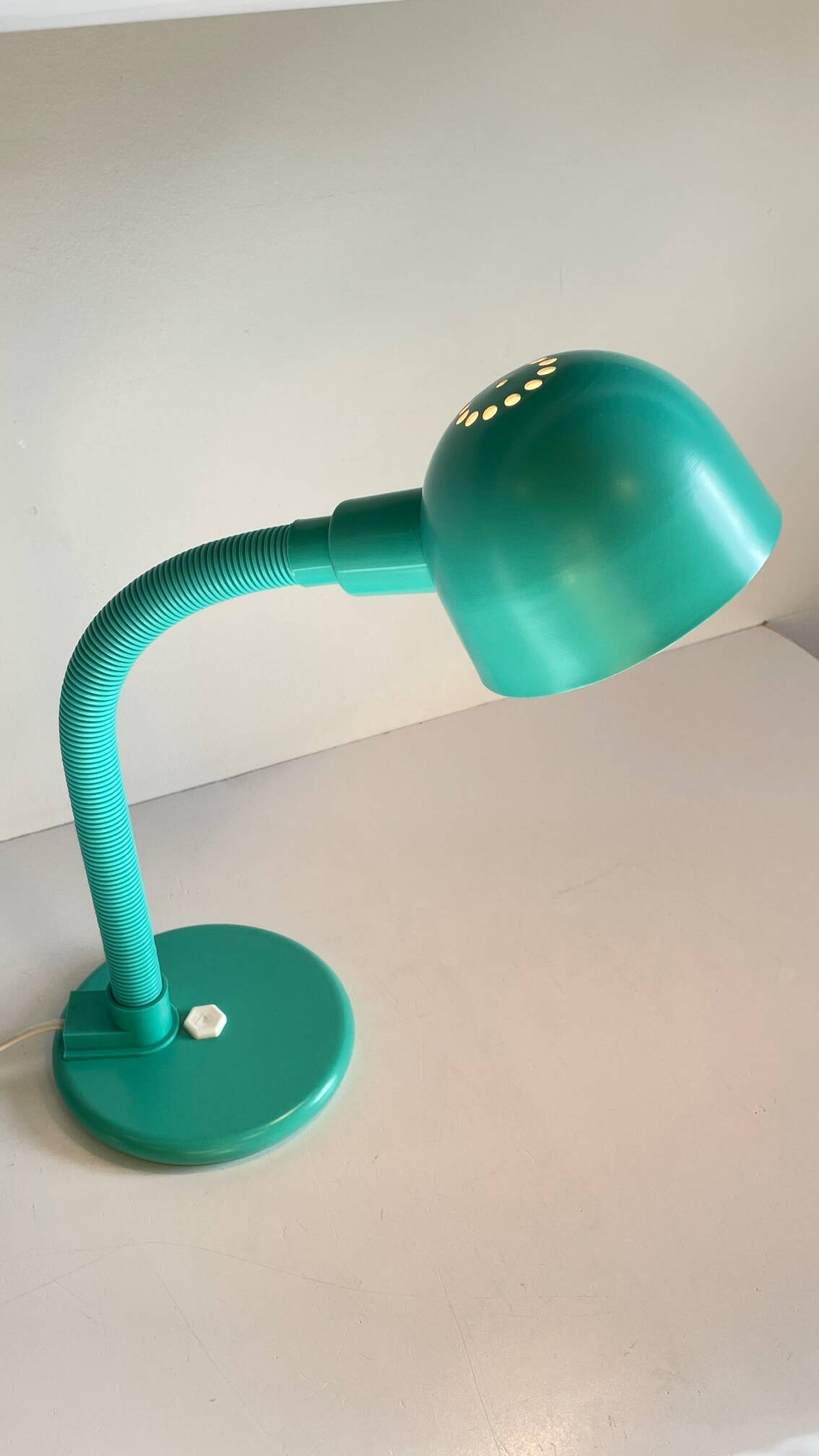 Lampe années 80 acier par aluminor