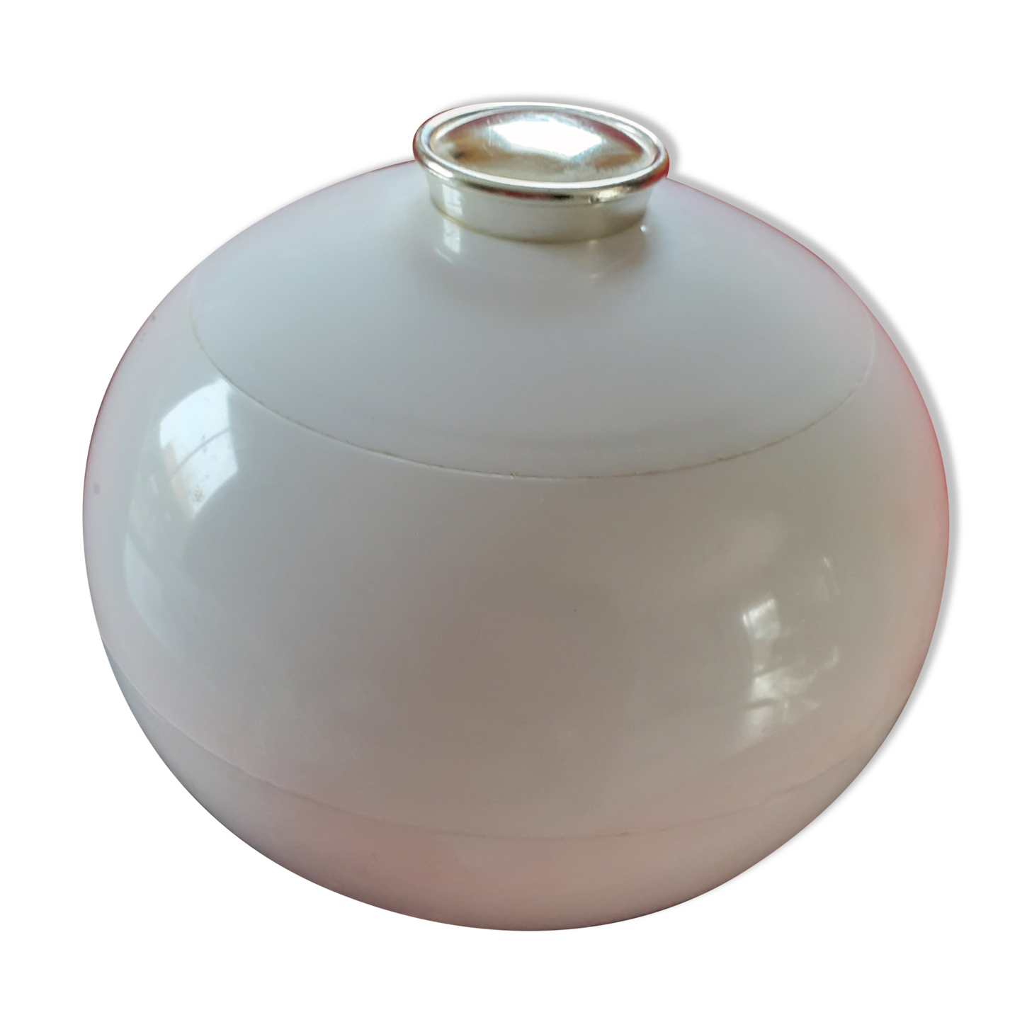 White ball ice bucket 1970