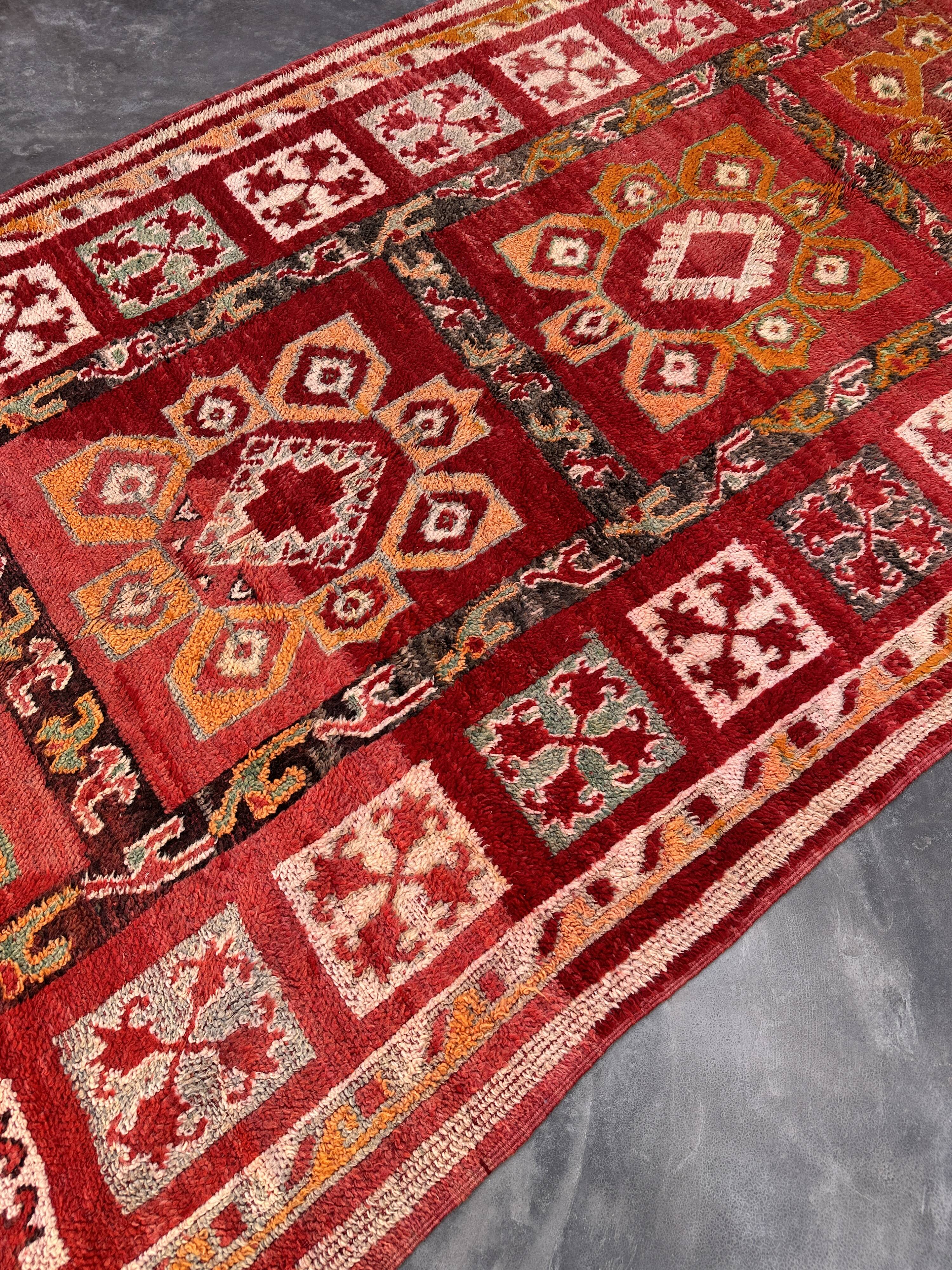Moroccan Arabia rug red - 186 x 434 cm