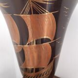 Tulip shaped table lamp