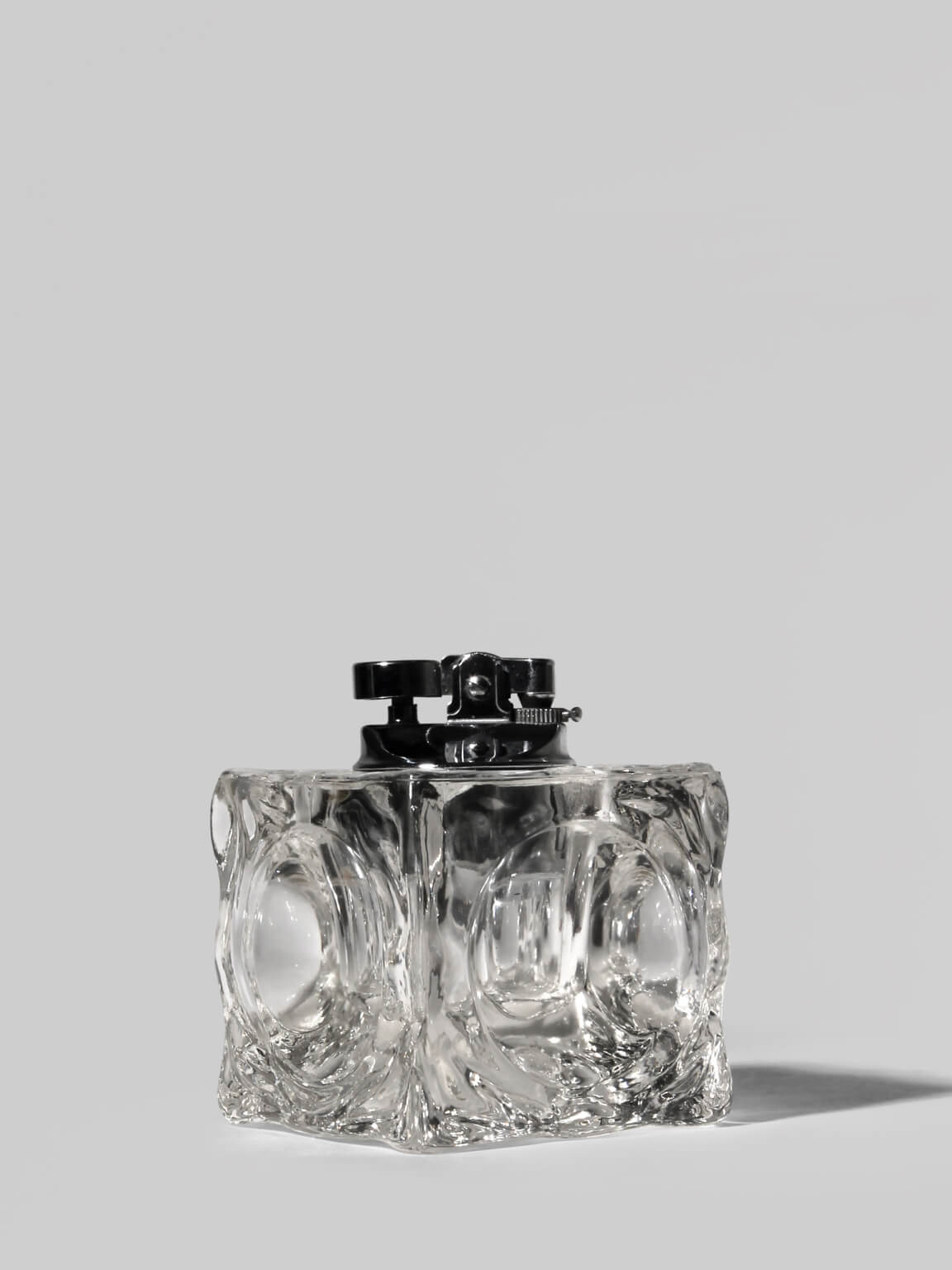 Briquet en verre en forme de cube de glace, années 1970
