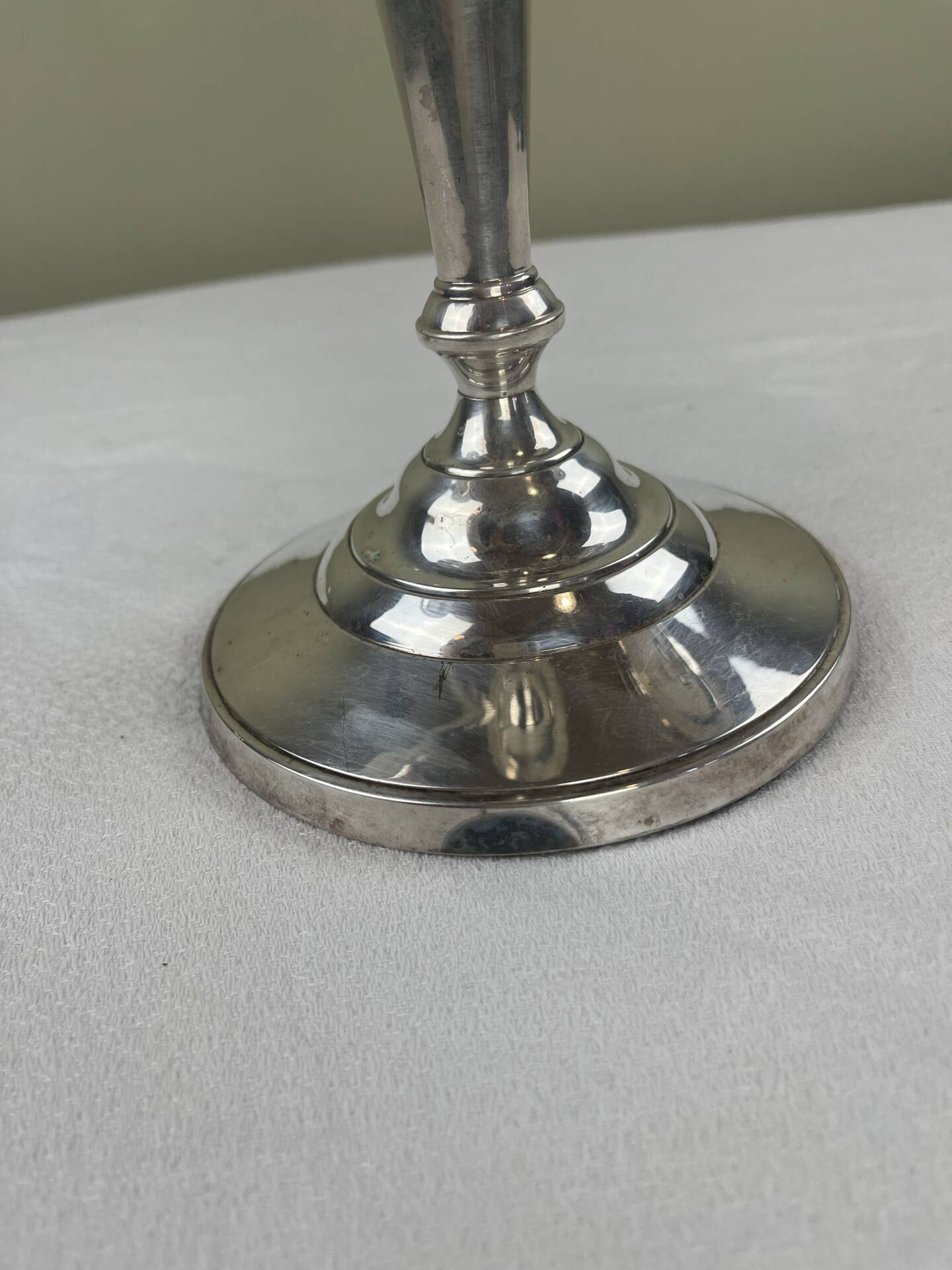 Silver metal chandelier with 3 lights
