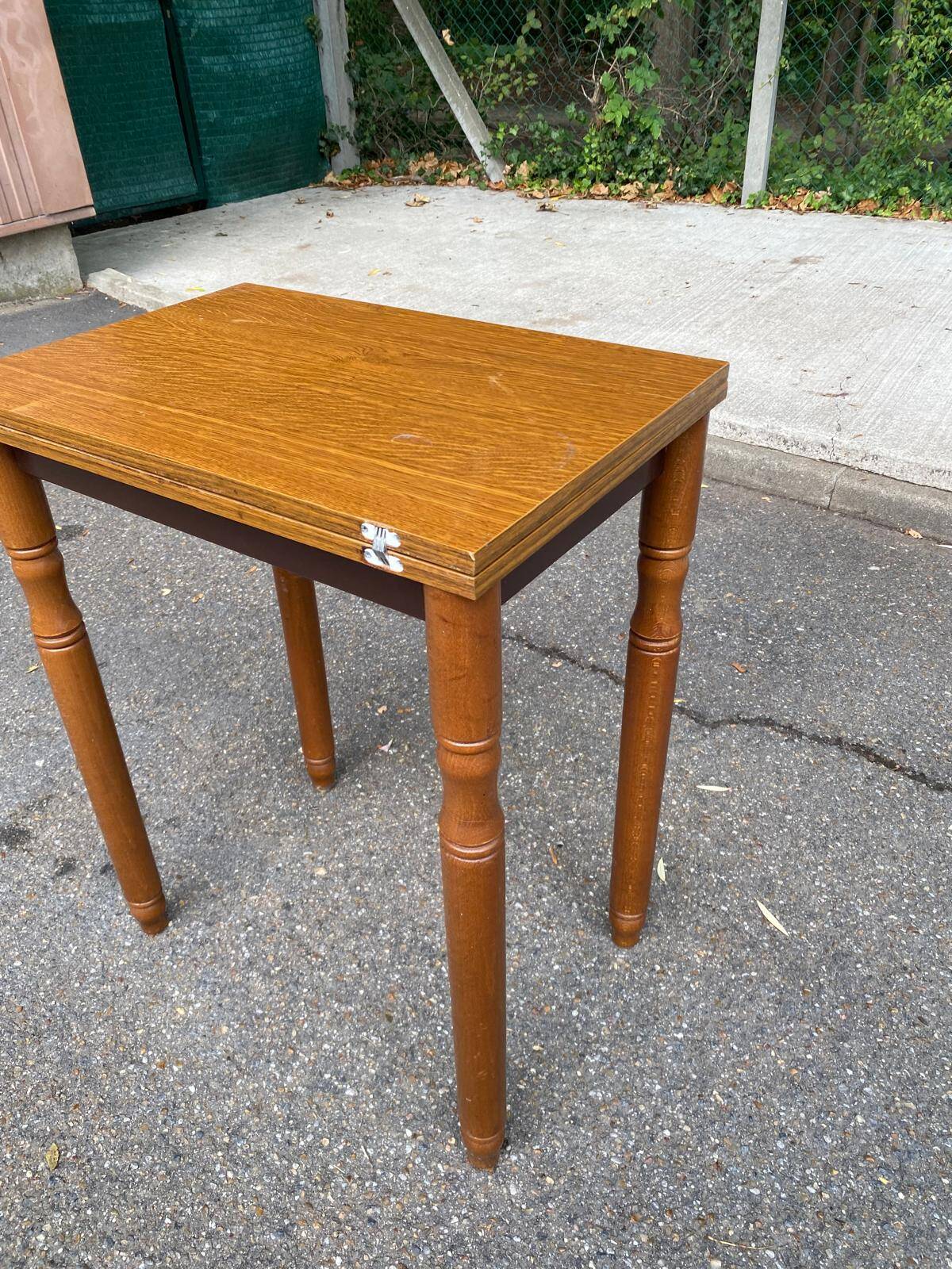Folding modular expandable wallet table space-saving kitchen