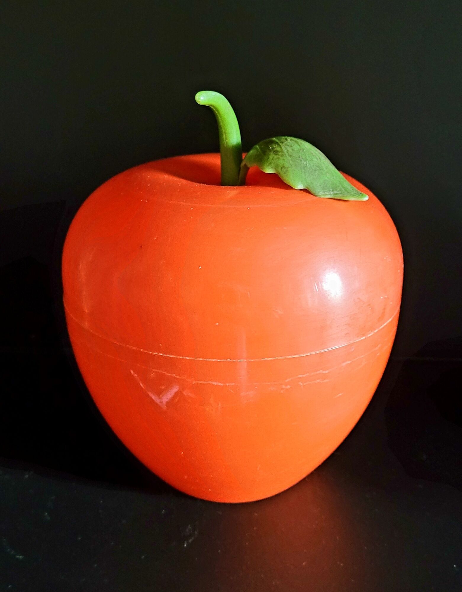 Old ice bucket vintage ice cream apple 70s