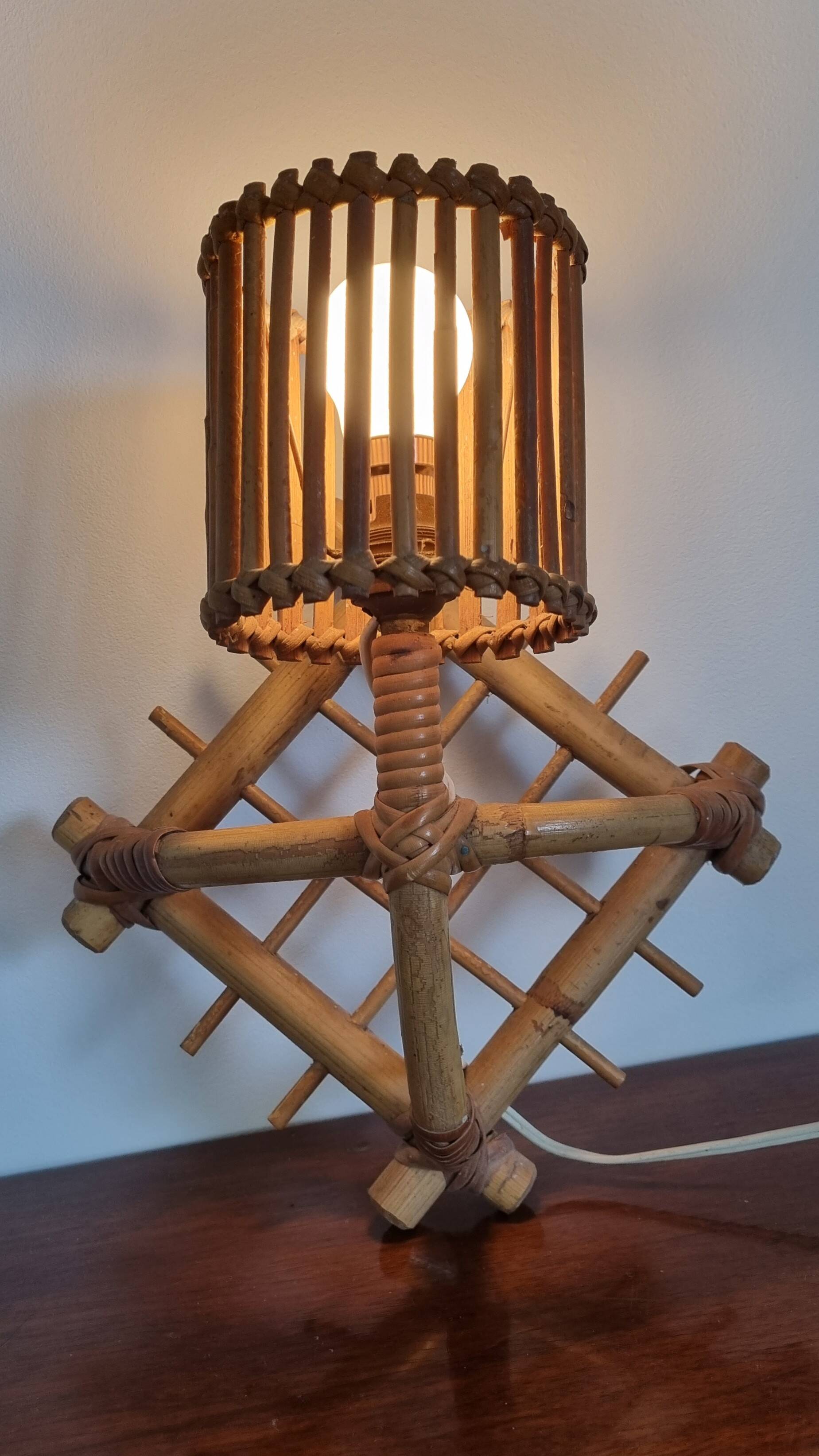 Vintage rattan wall lamp