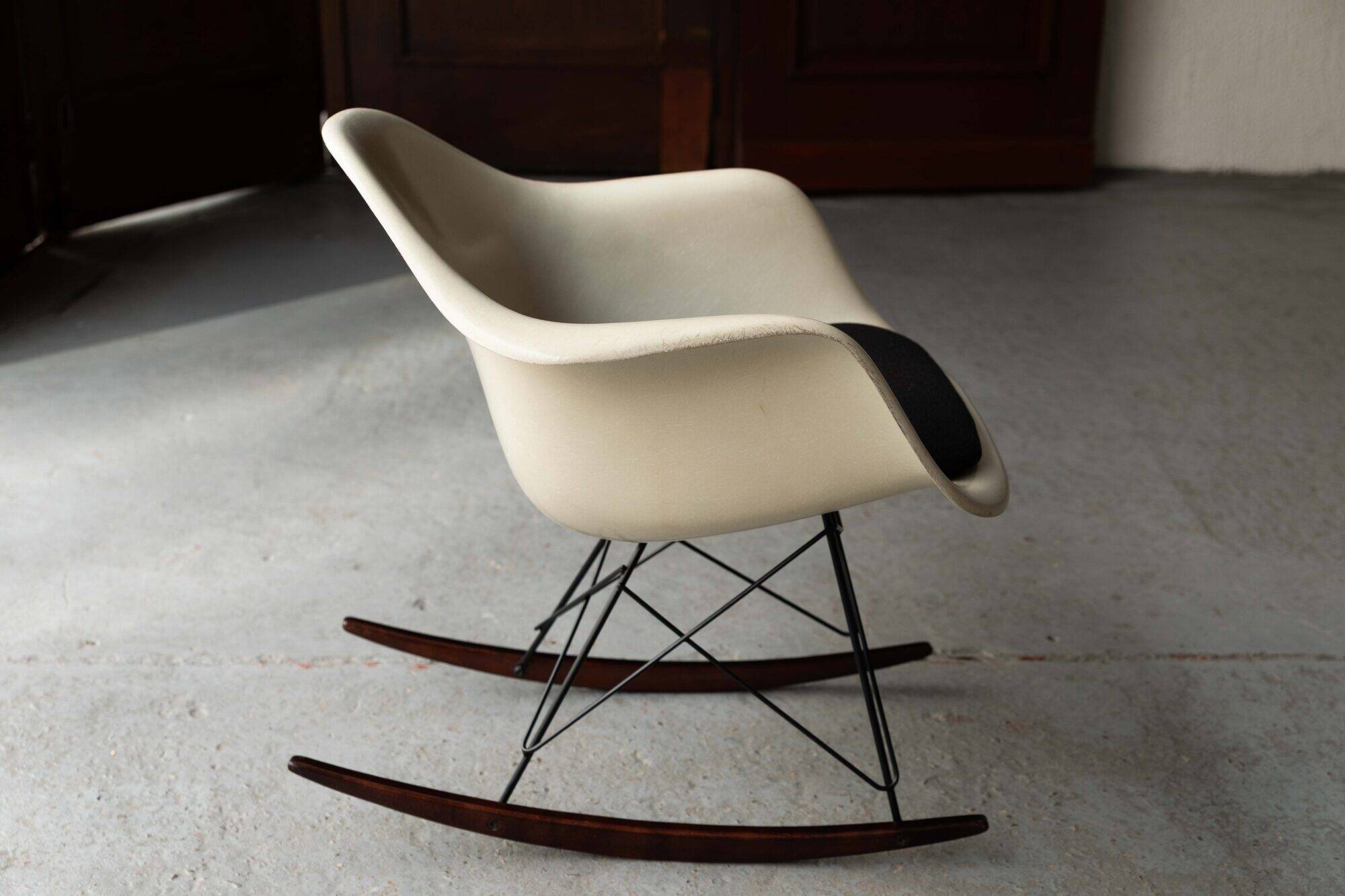 Rocking chair ‘RAR’ by Ray & Charles Eames