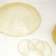 10 assiettes, un grand plat central et 4 sous-verres