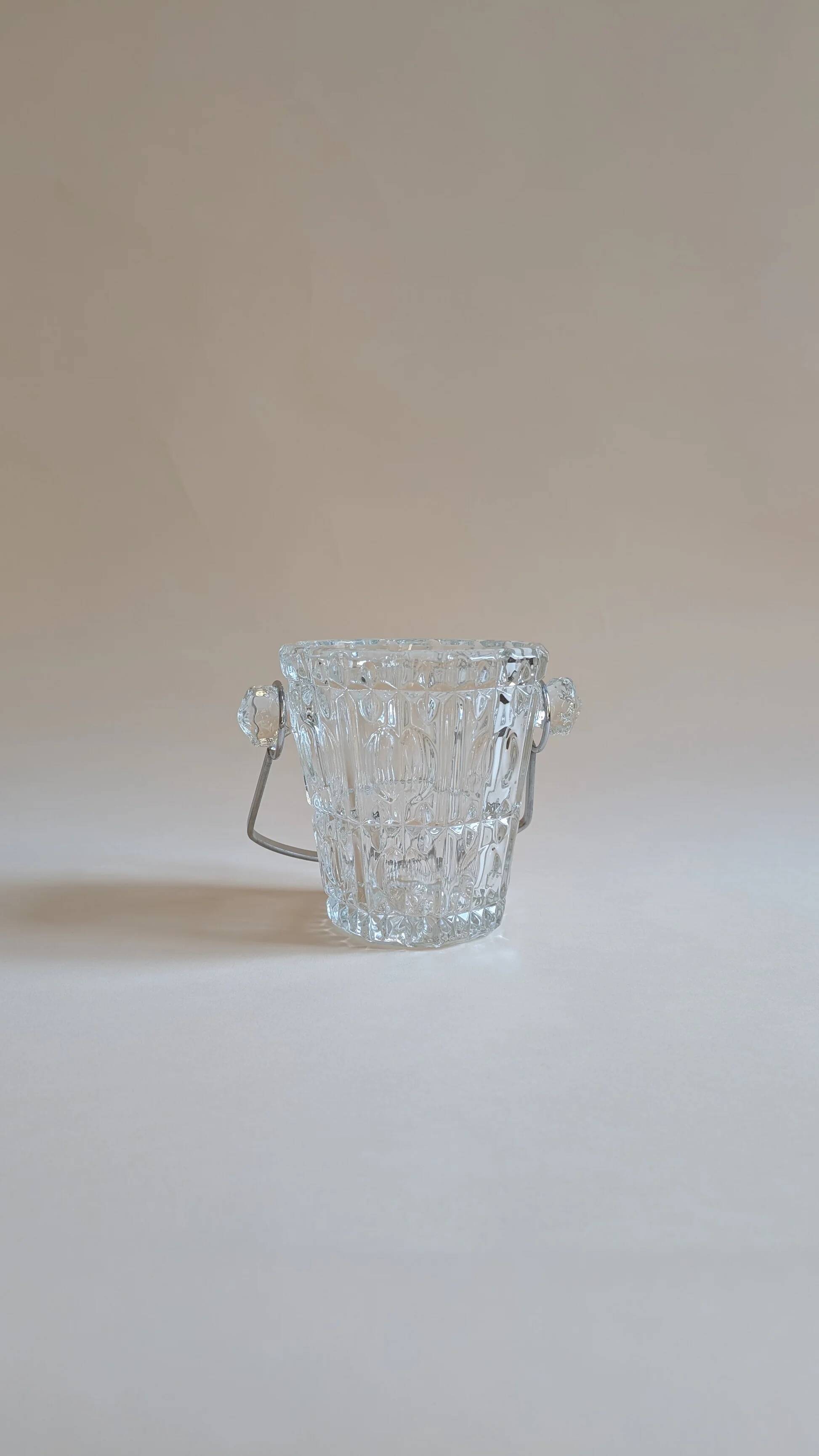 Glass ice bucket