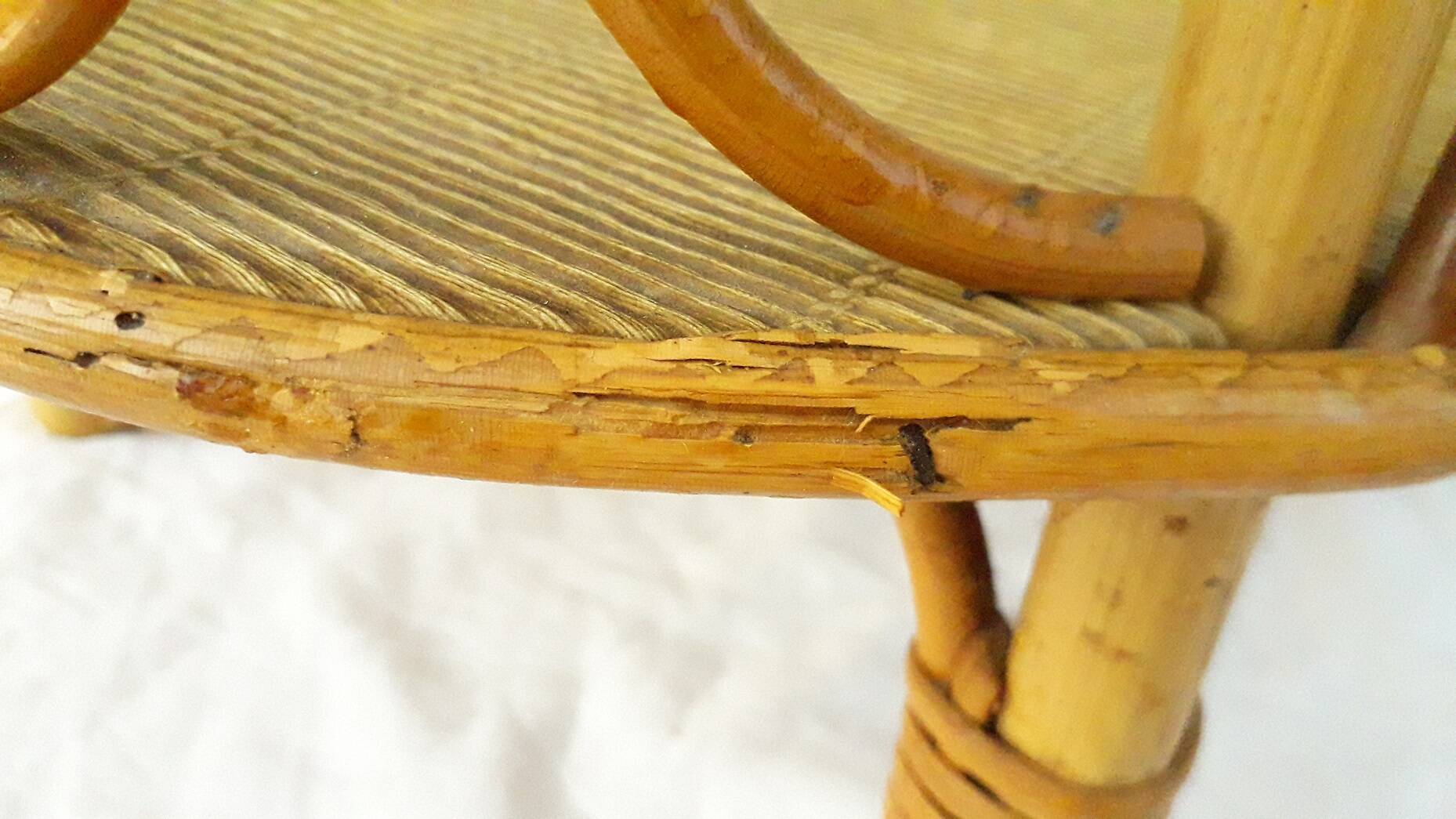 Portable bar bottle holder in rattan