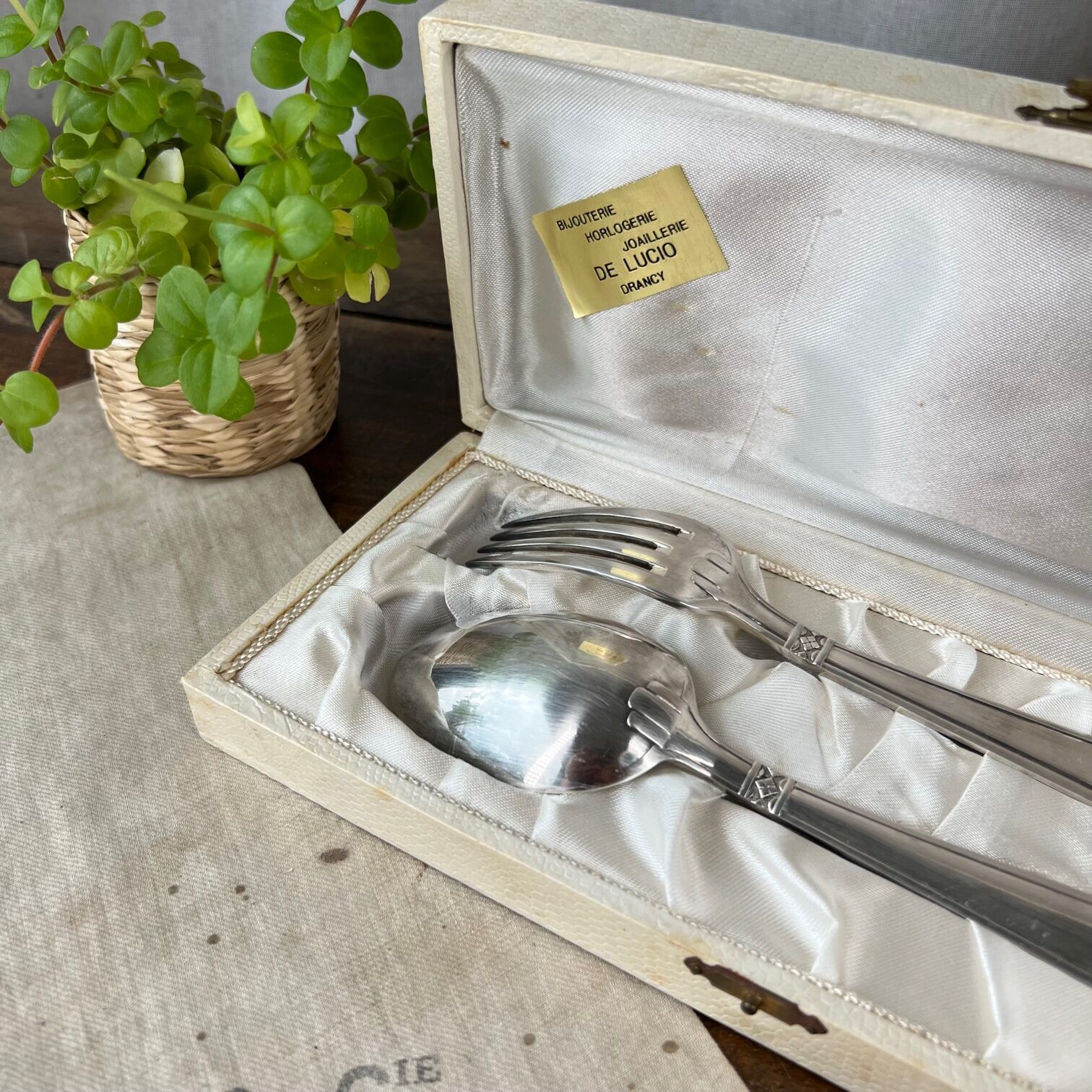 Antique silvered metal cutlery 84 g