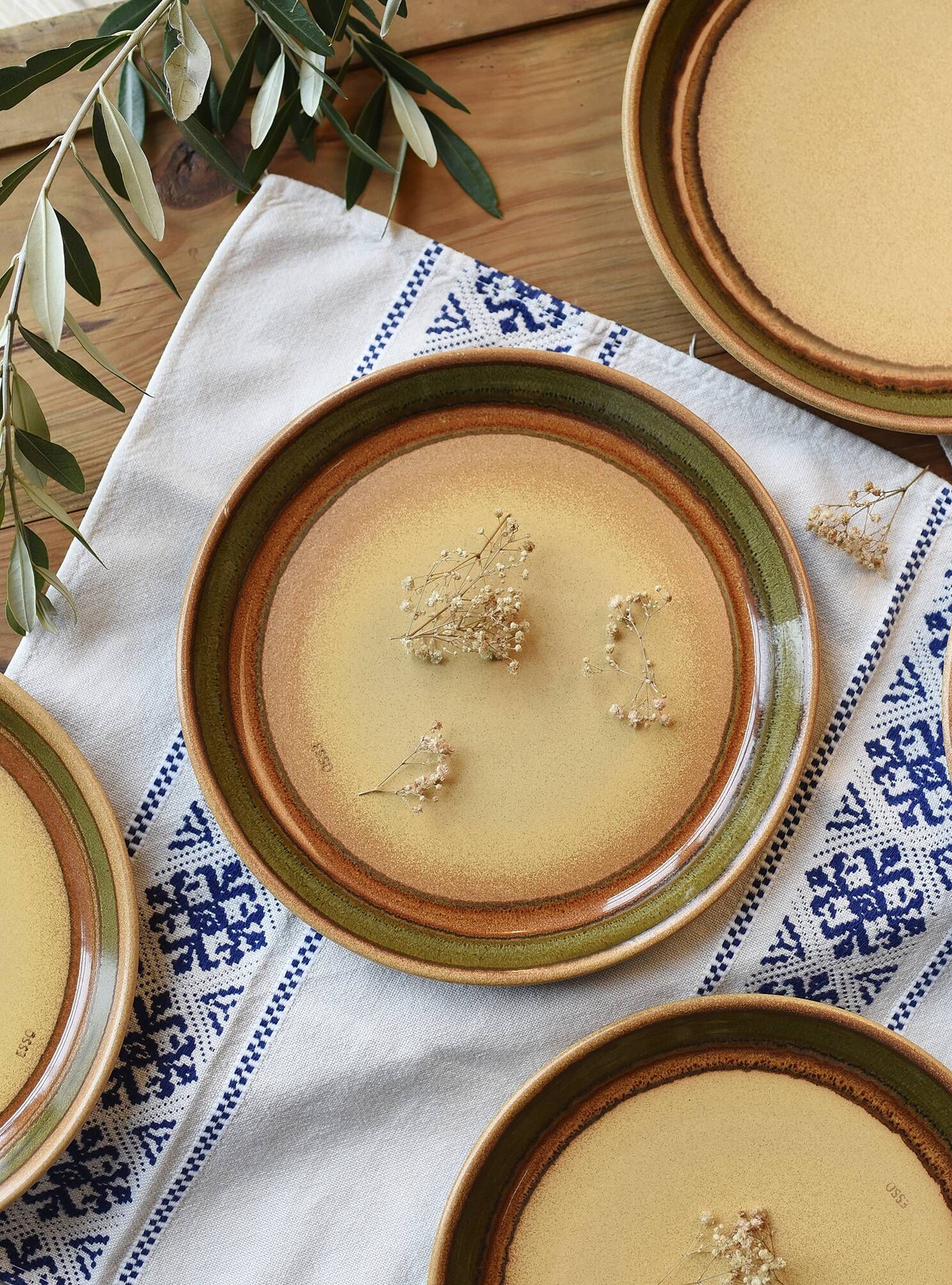 Vintage dinner plates from the 70s, in glazed stoneware, stamped Esso, Set of 6.