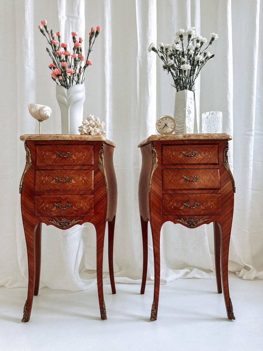 Mid-century French Louis XV style bedside tables with marble tops and floral marquetry, 1940s, set of 2