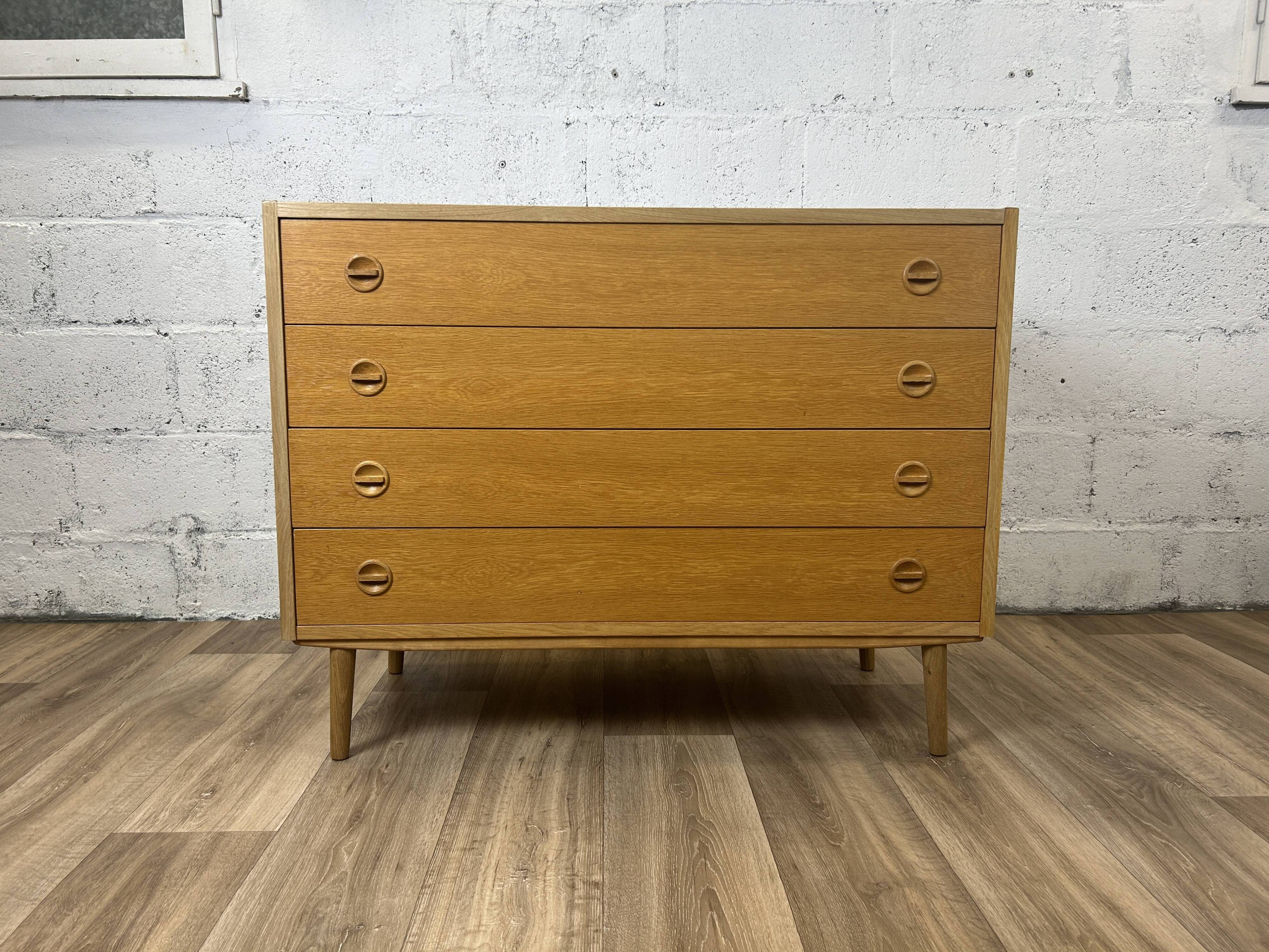 Vintage Scandinavian chest of drawers with 4 drawers in oak, 1960s