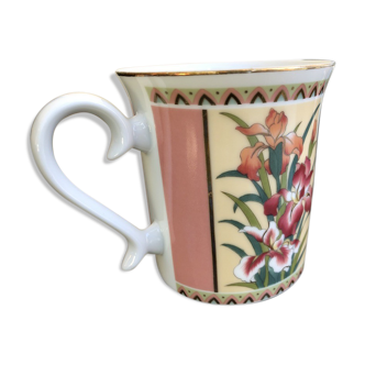 Cup with floral decoration
