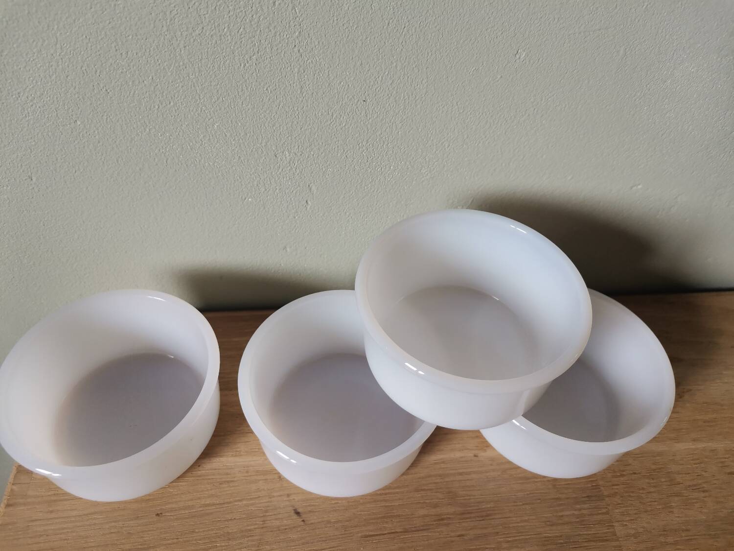 Set of 4 vintage arcopal bowl ramekins white lever France