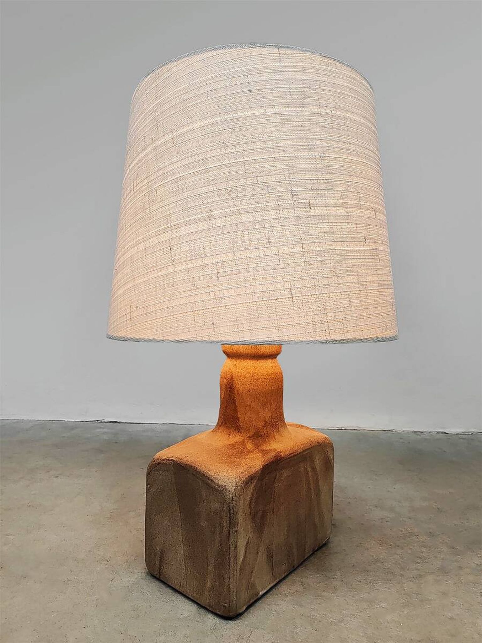 Vintage ceramic table lamp earth tones