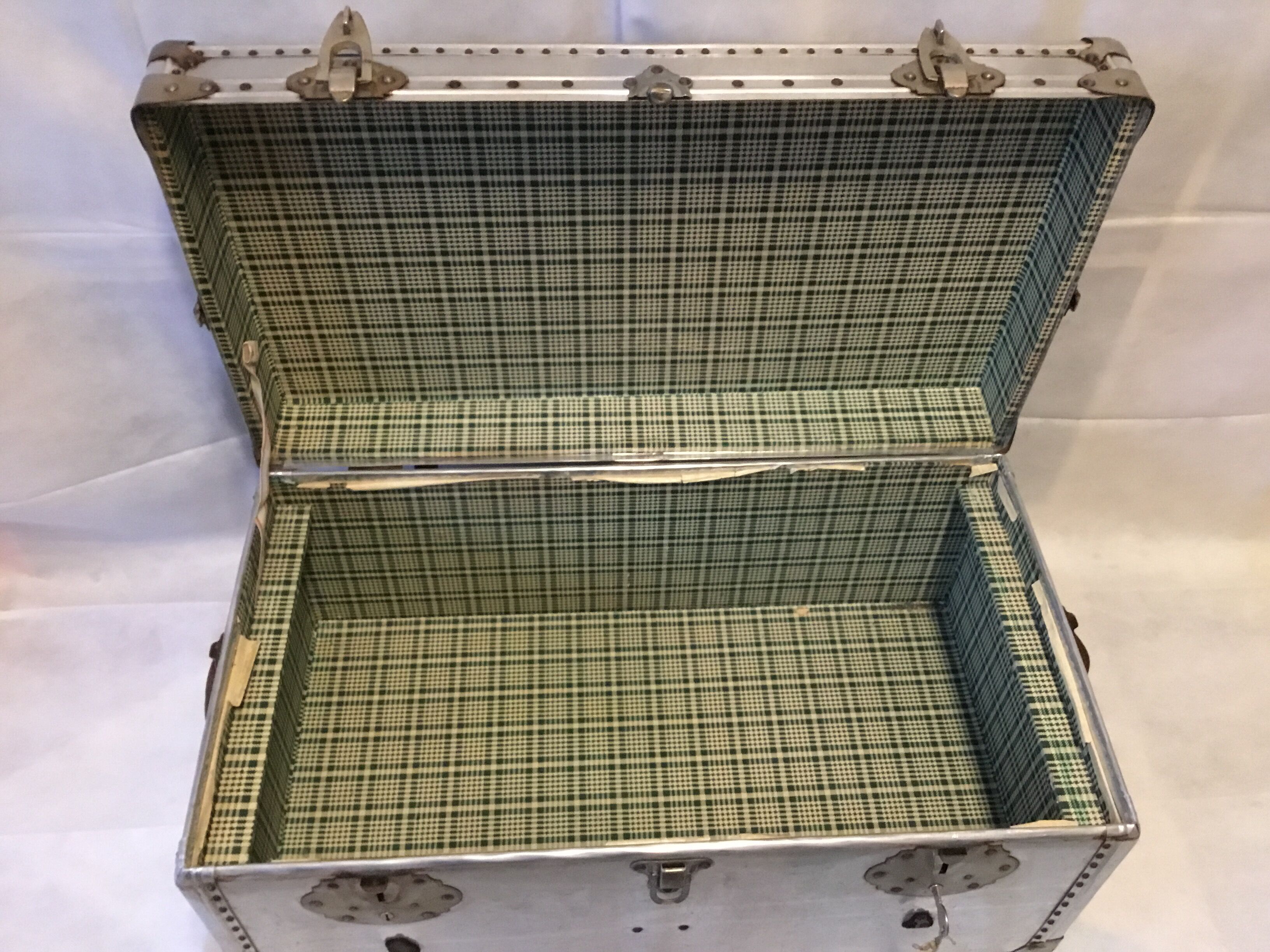 Trunk military year 50