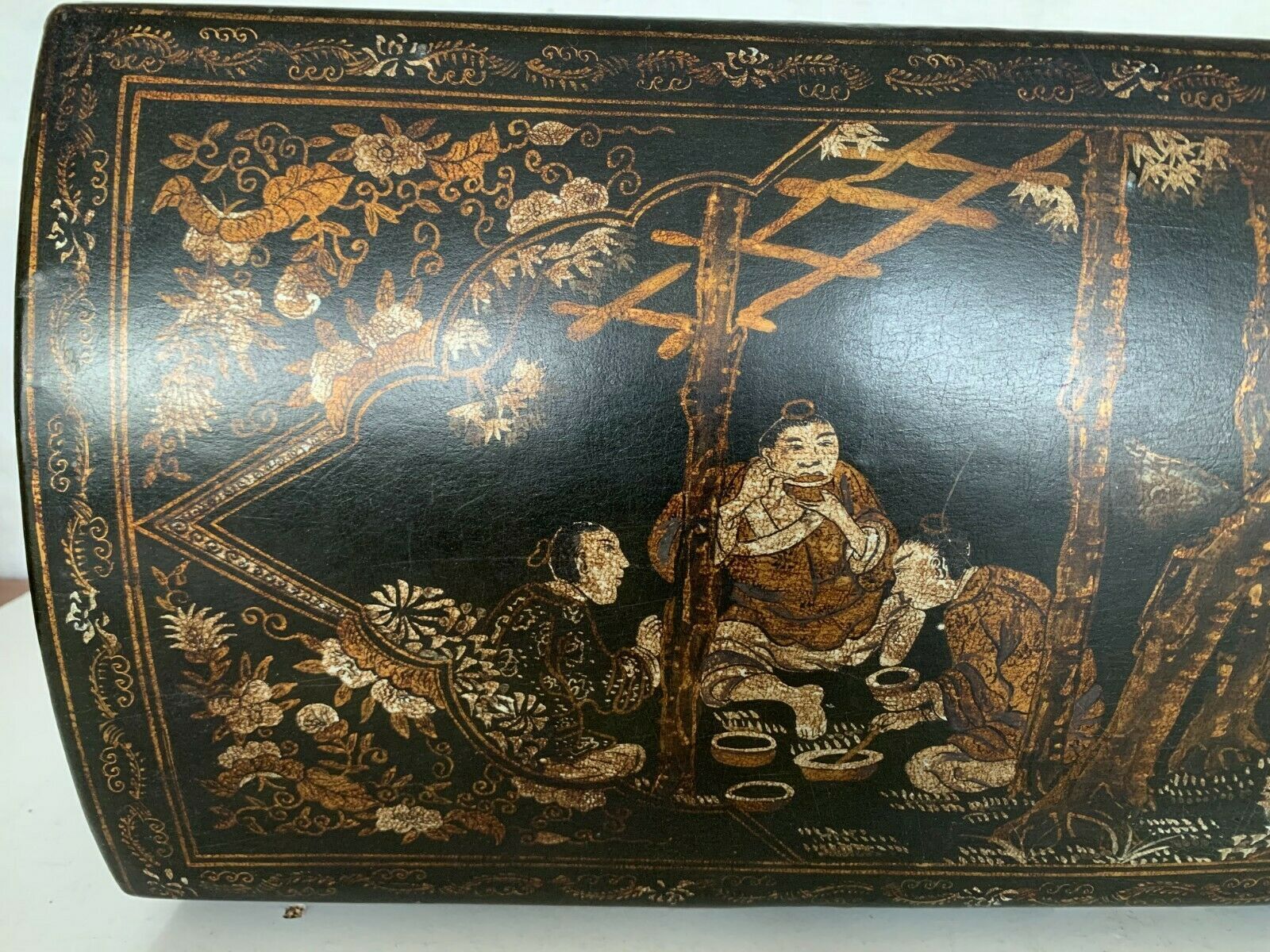 Painted wooden box box has 20th