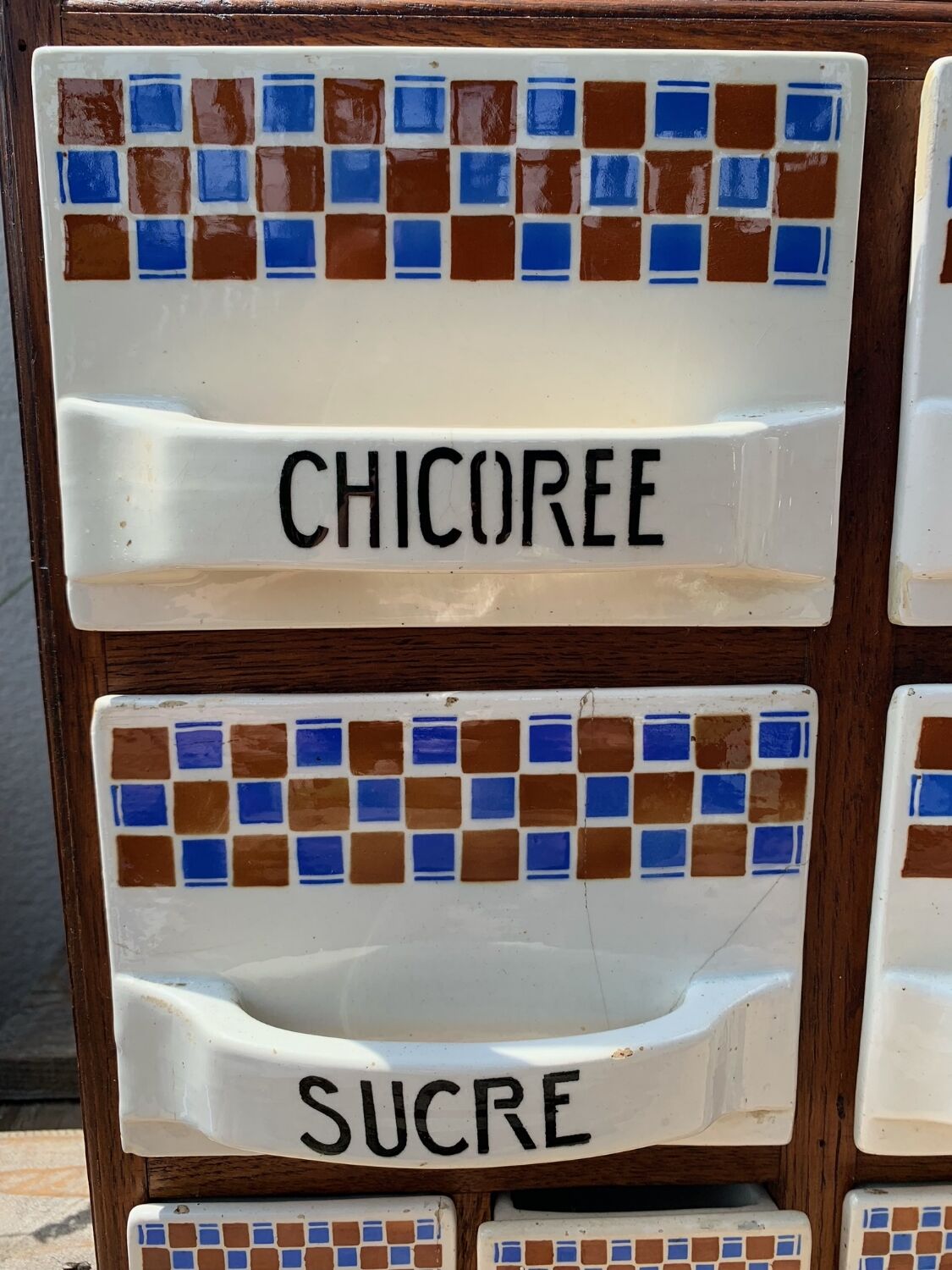 Old spice cabinet Saint-Clément