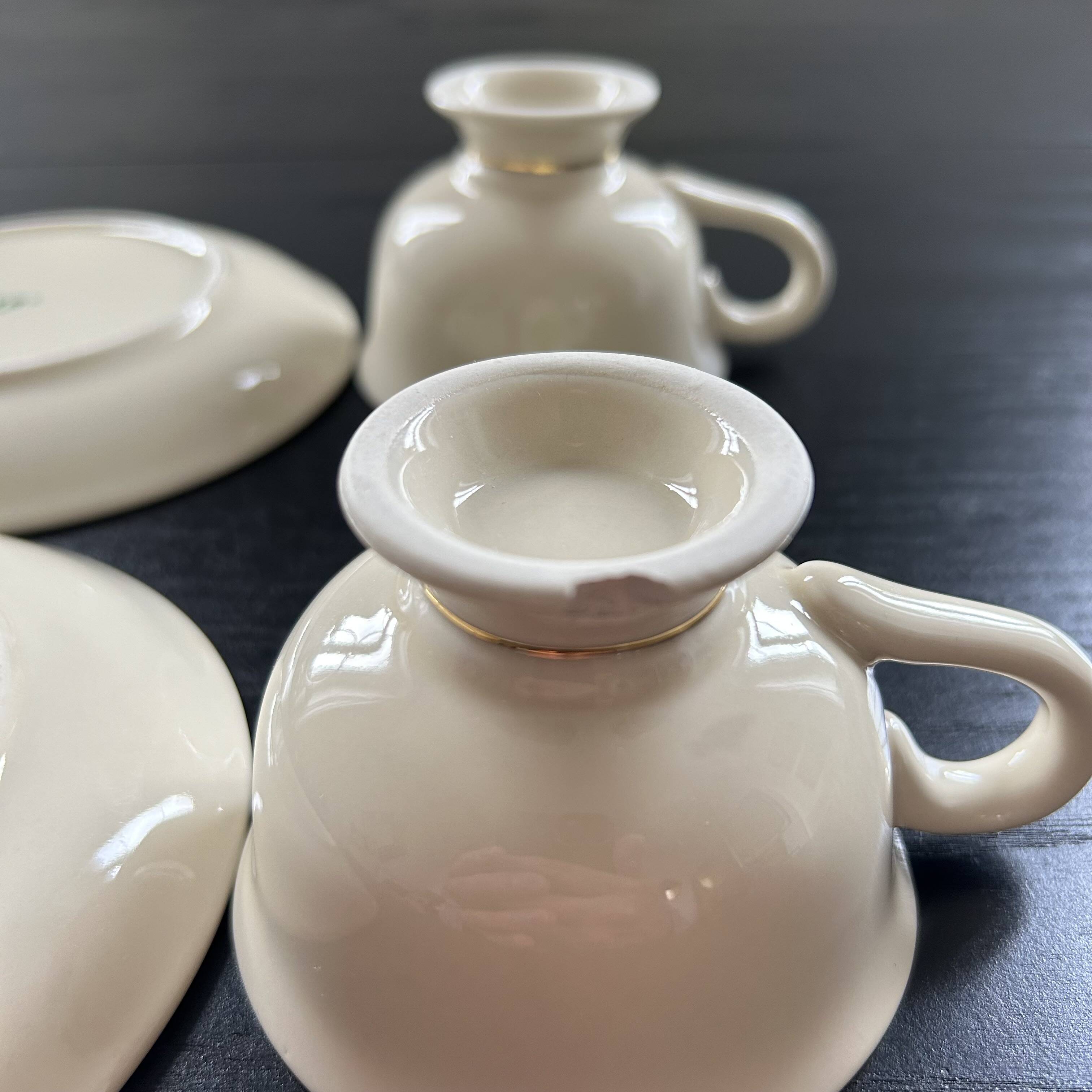 Pair of ginkgo decorated mugs