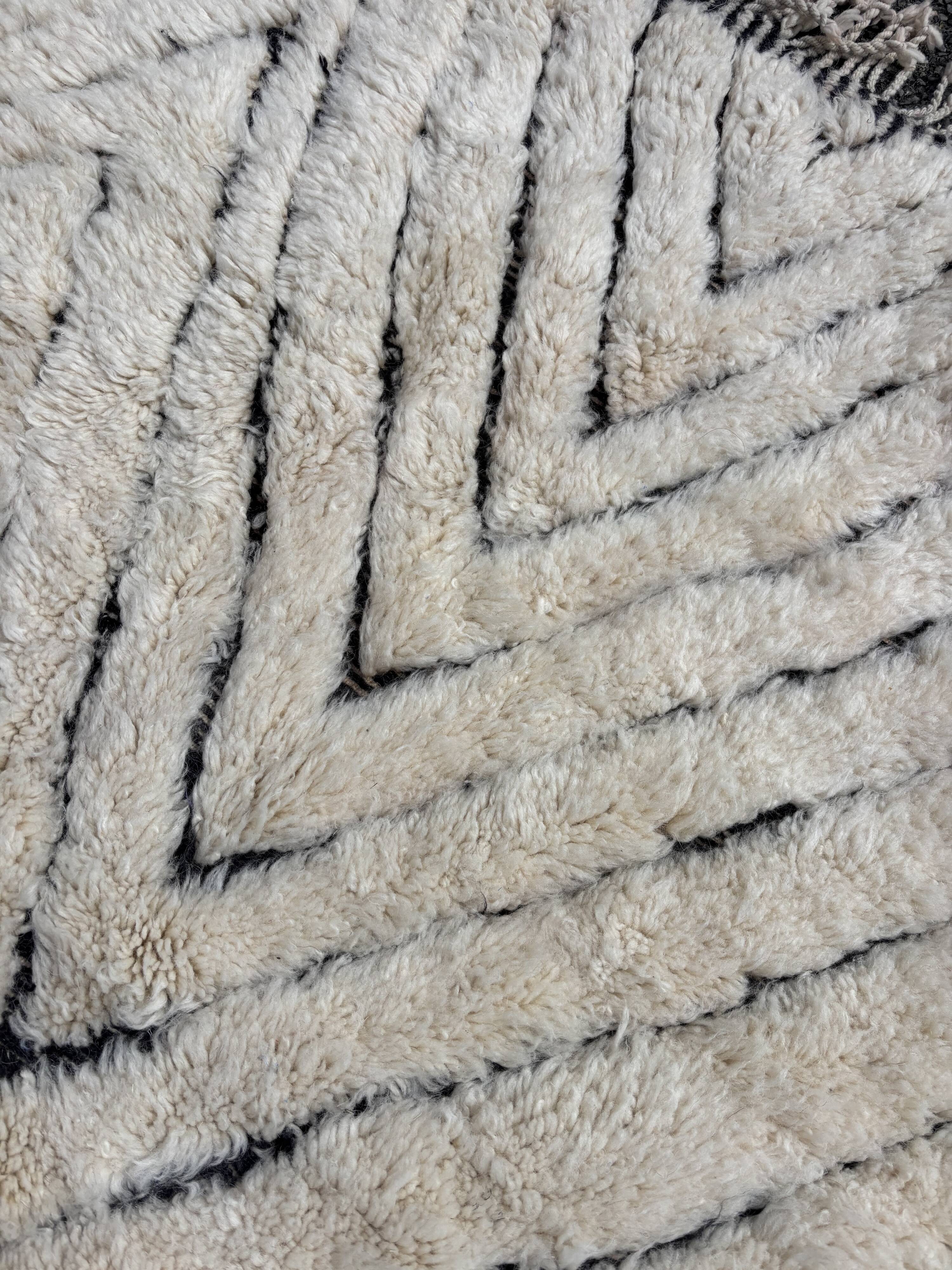 Snow - Moroccan wool Mrirt rug