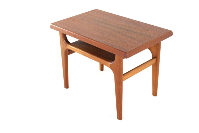 Table basse / table d'appoint 'Tuse' de Niels Bach, vintage danois