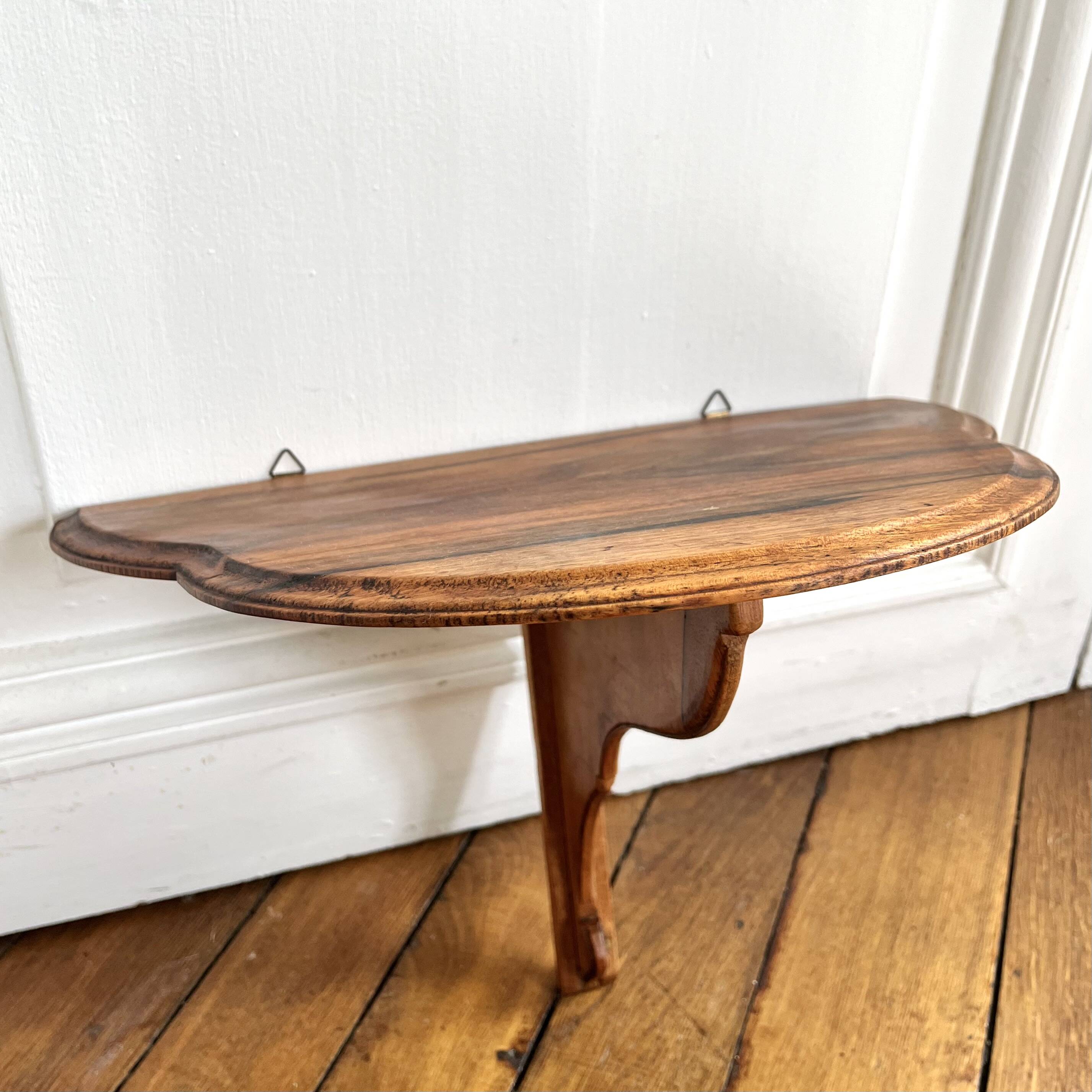 Curved wall console shelf