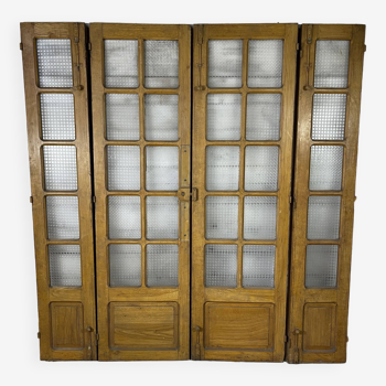 Four-leaf partition door