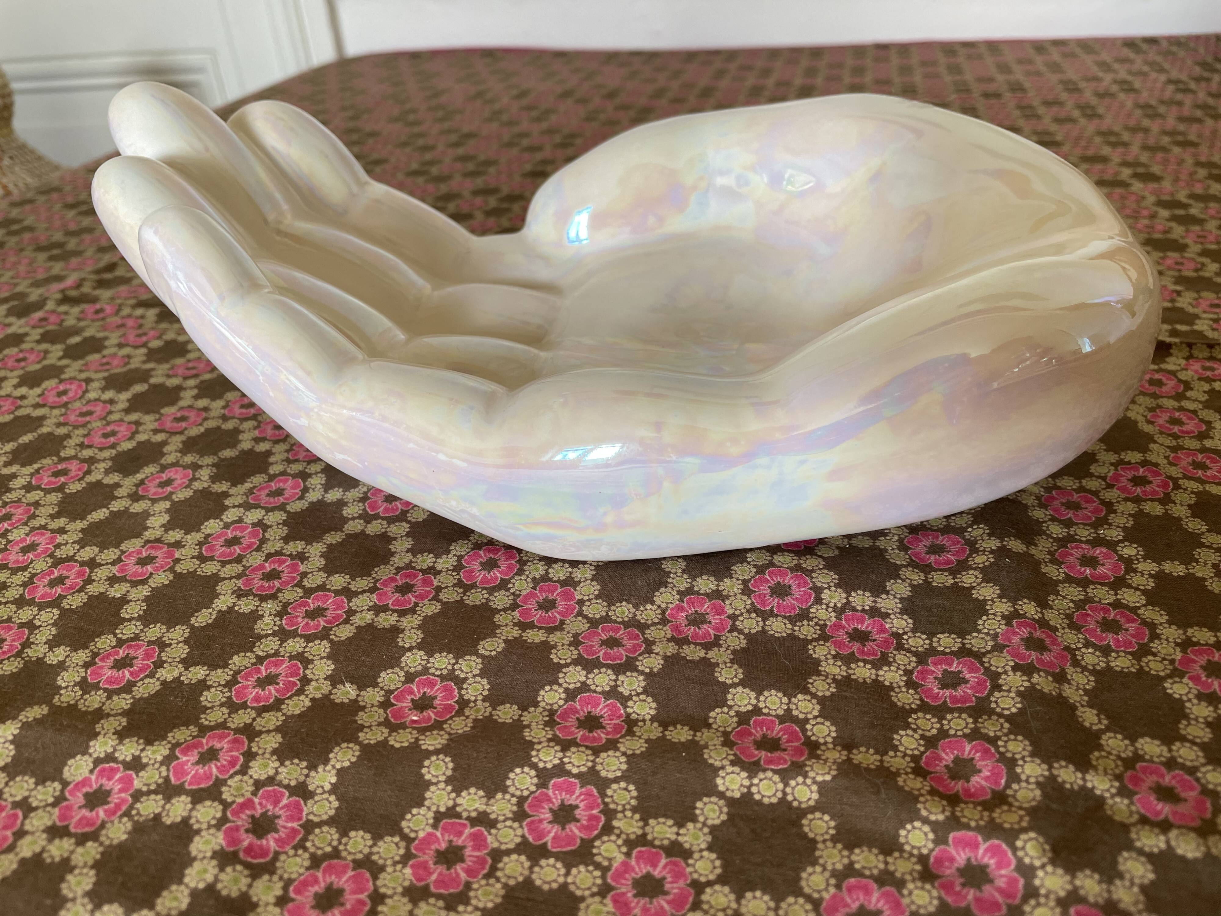 Empty ceramic hand pocket 1970