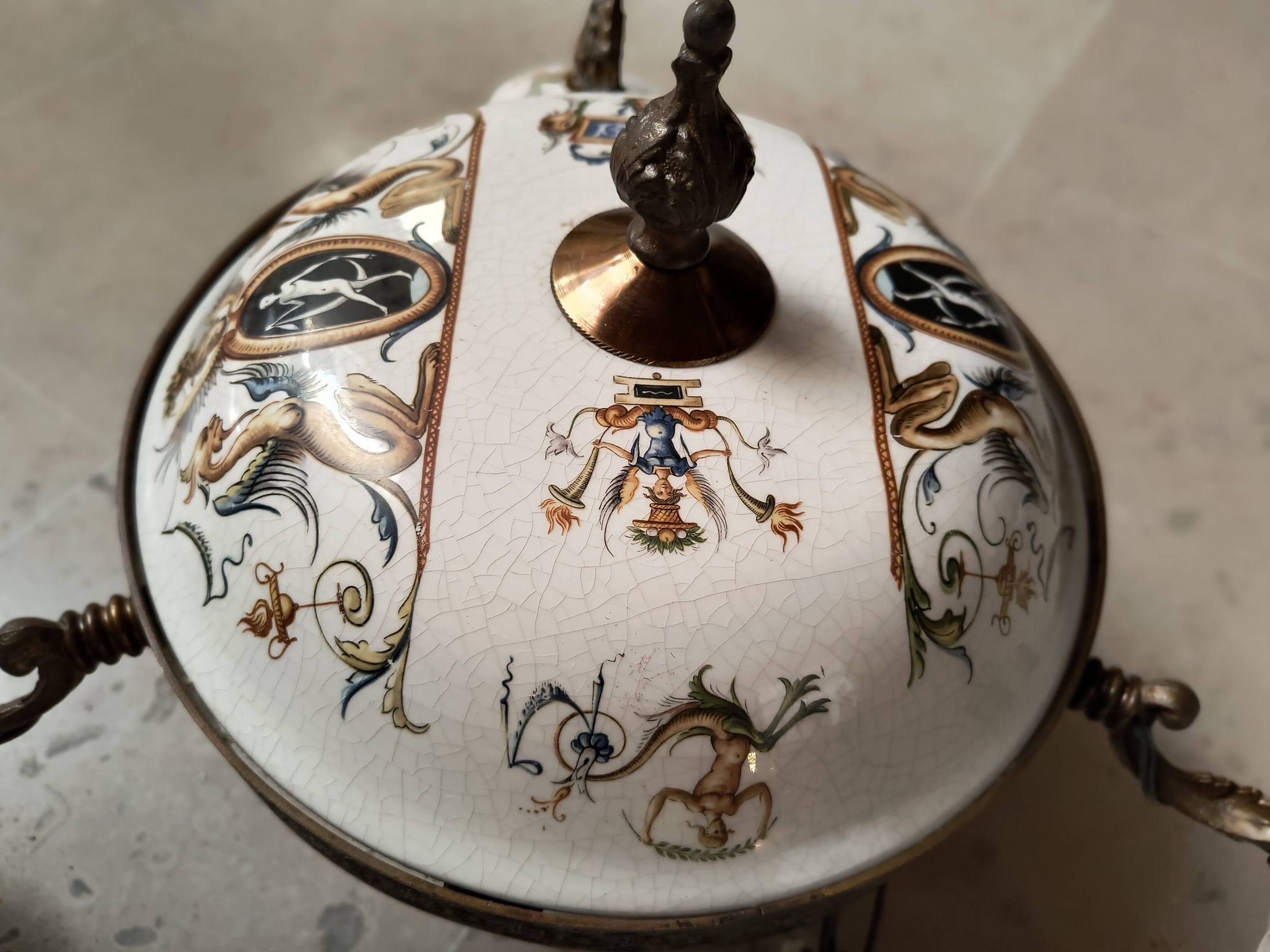 Lustre bronze, cuivre et faïence style gien