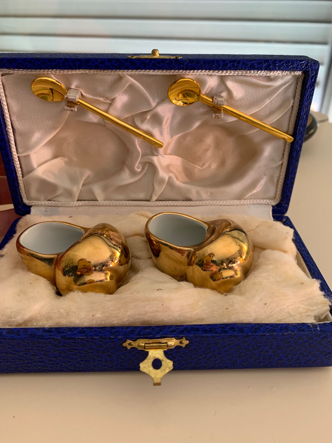 Pepper shaker porcelain limoges