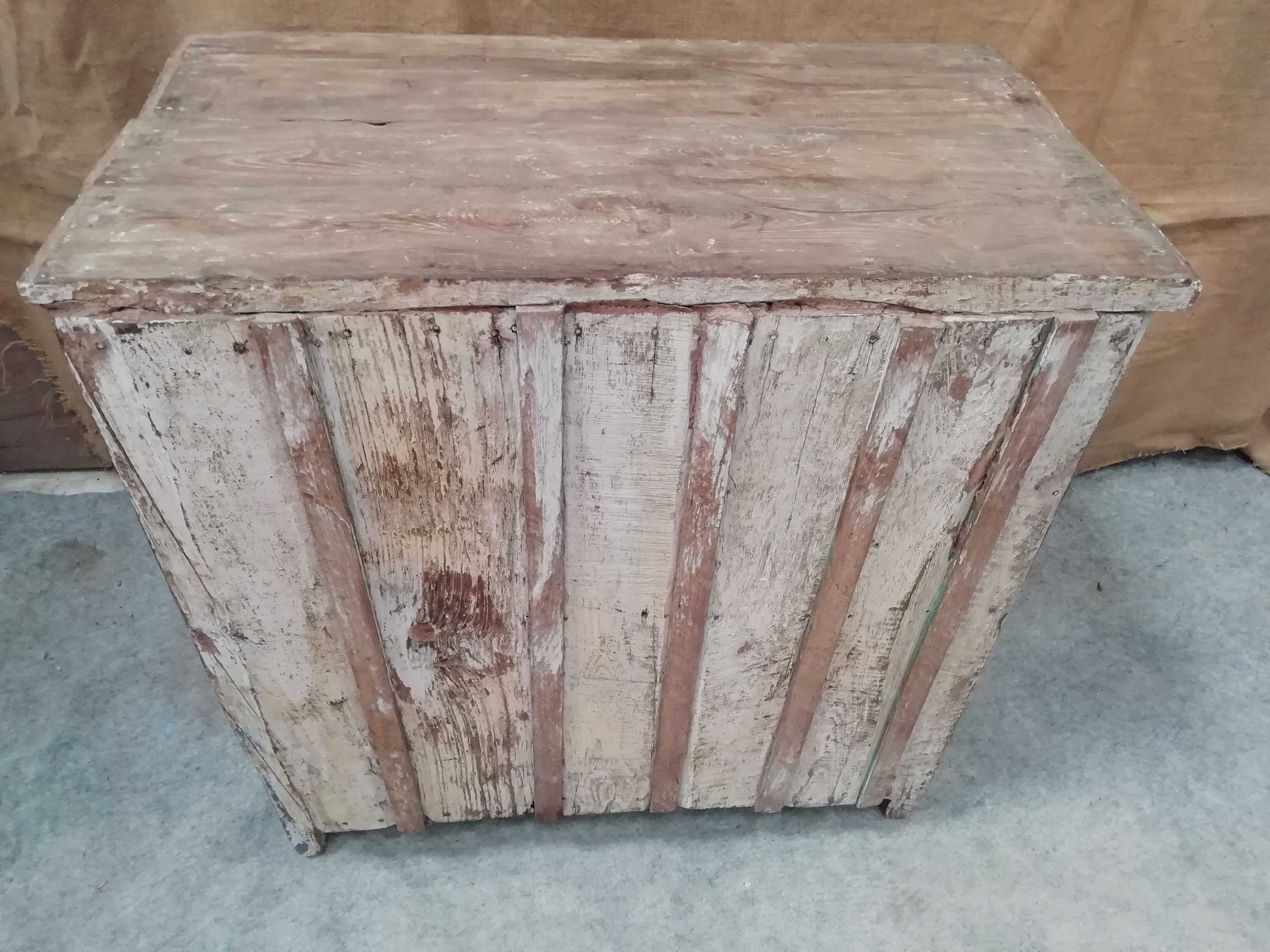 Old semi-glazed food buffet